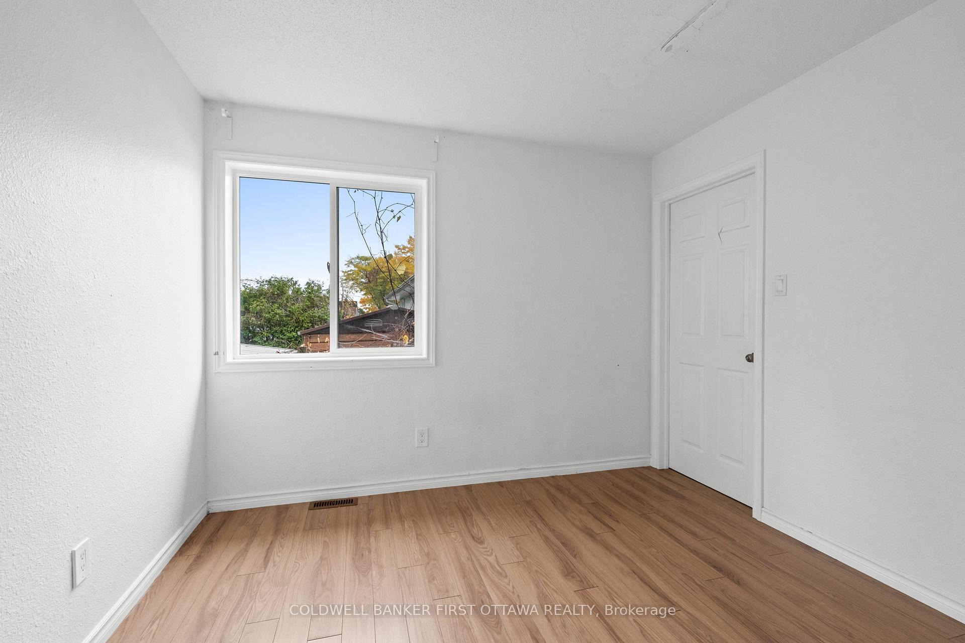 Photo 19 of 173 Knoxdale Road, Ottawa, Manordale — HOMEH
