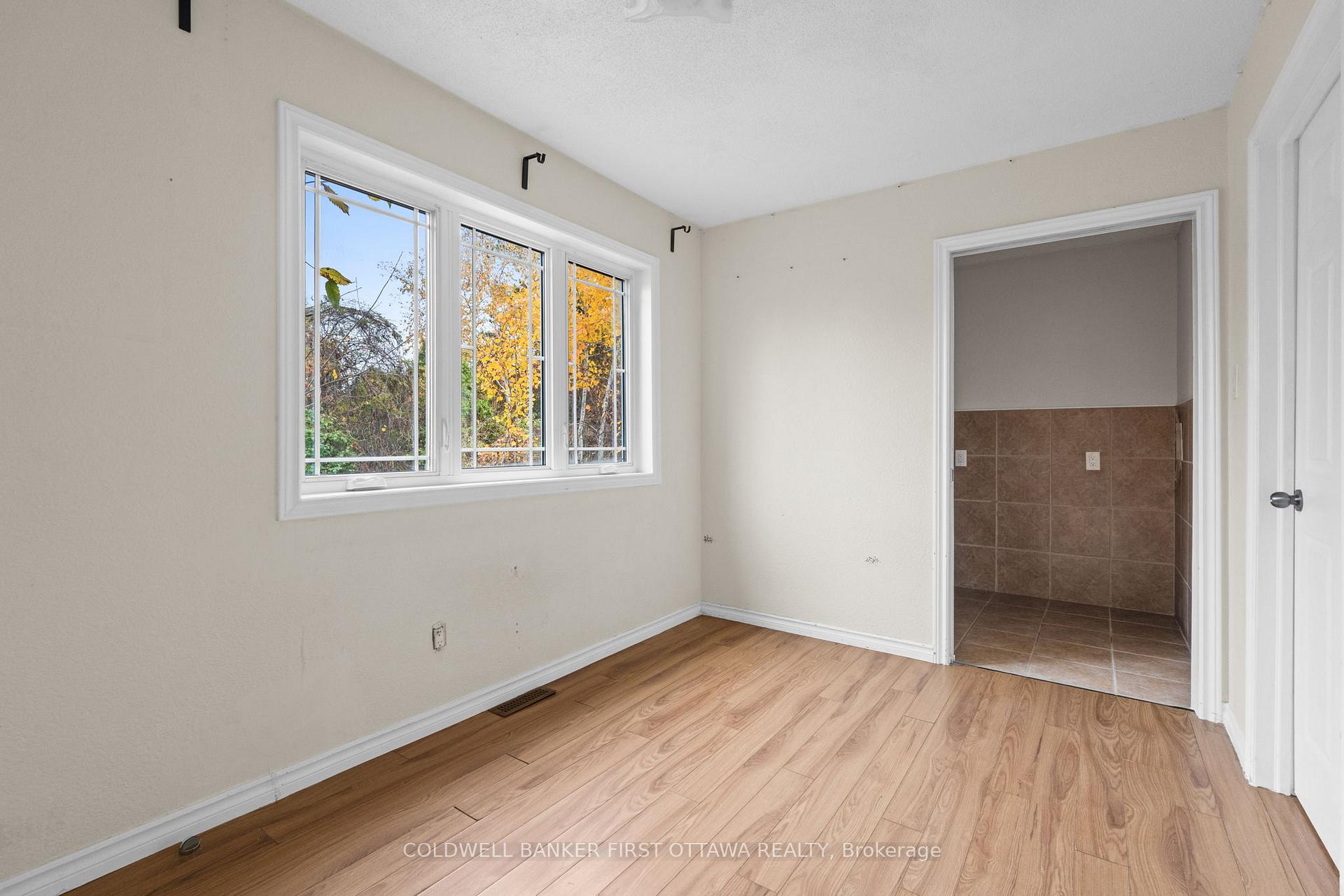 Photo 21 of 173 Knoxdale Road, Ottawa, Manordale — HOMEH