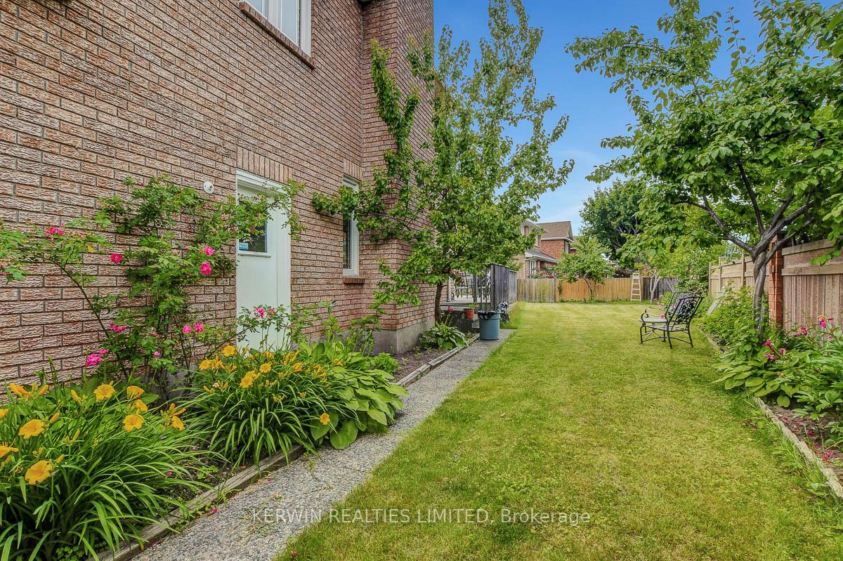 Photo 6 of 2 Hyde Park Way, Ottawa, Centrepointe — HOMEH