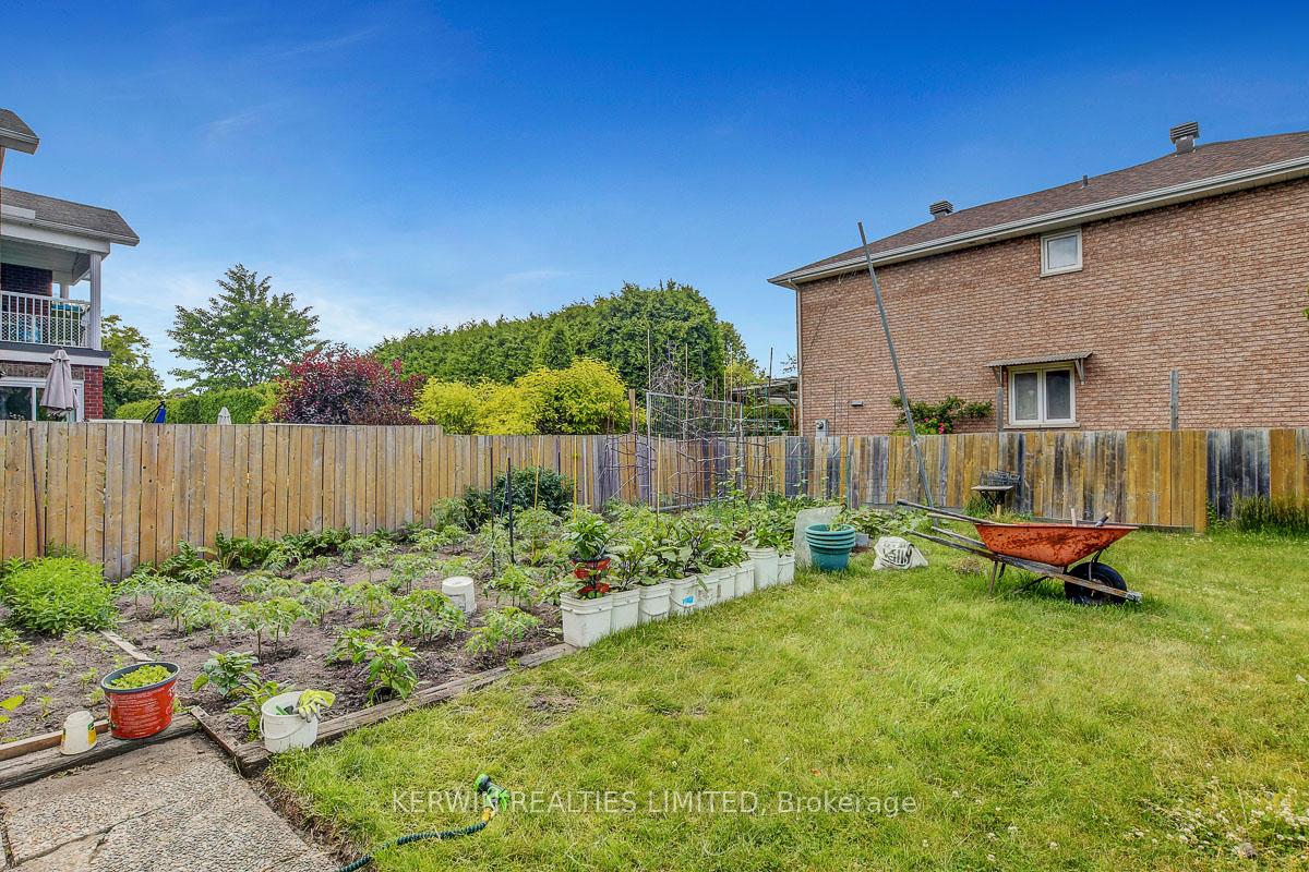 Photo 11 of 2 Hyde Park Way, Ottawa, Centrepointe — HOMEH