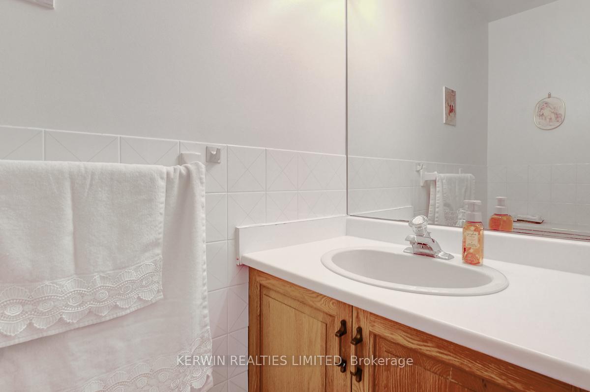 Photo 32 of 2 Hyde Park Way, Ottawa, Centrepointe — HOMEH