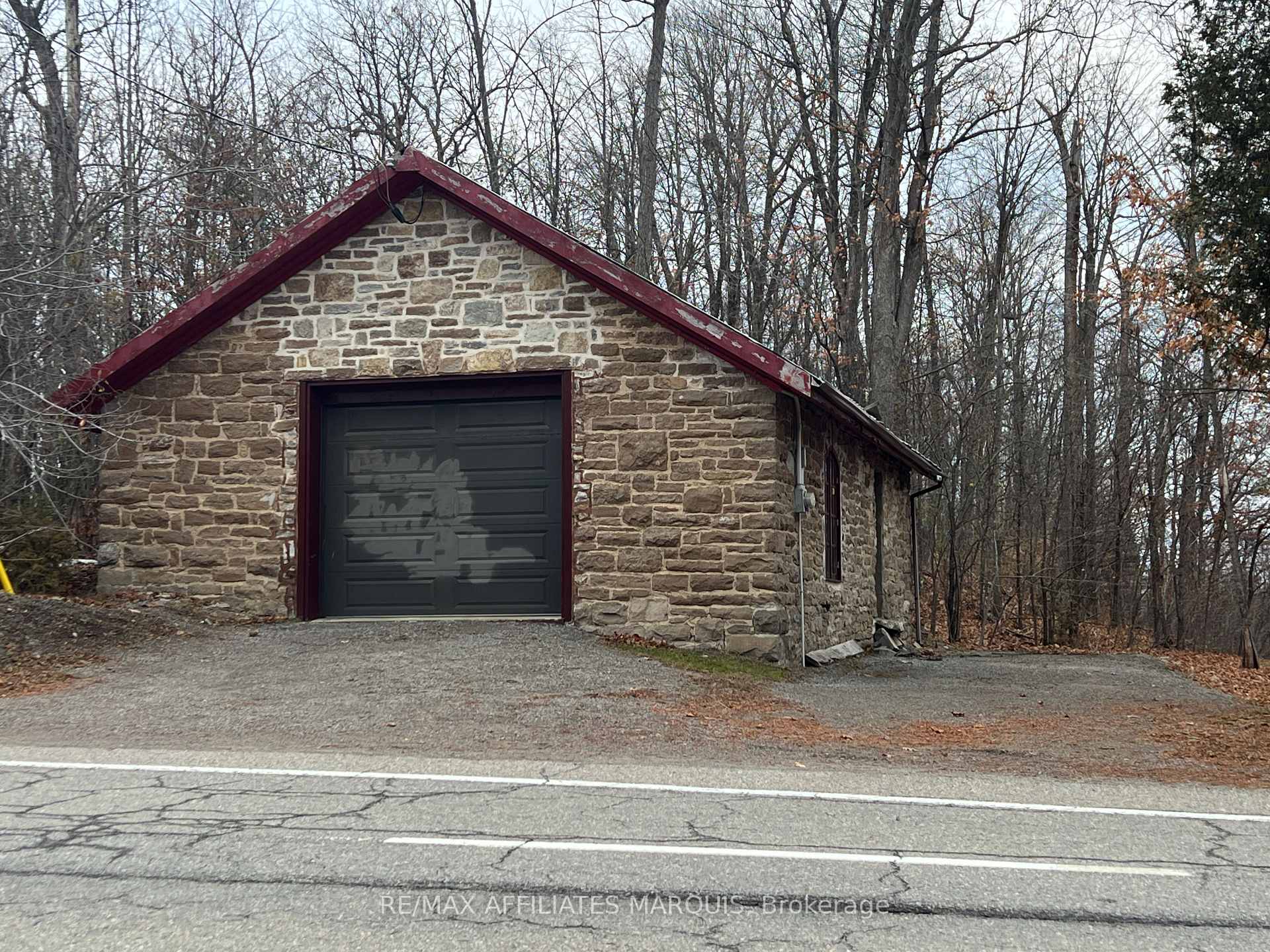 Photo 1 of 297 29 Highway, Smiths Falls — HOMEH
