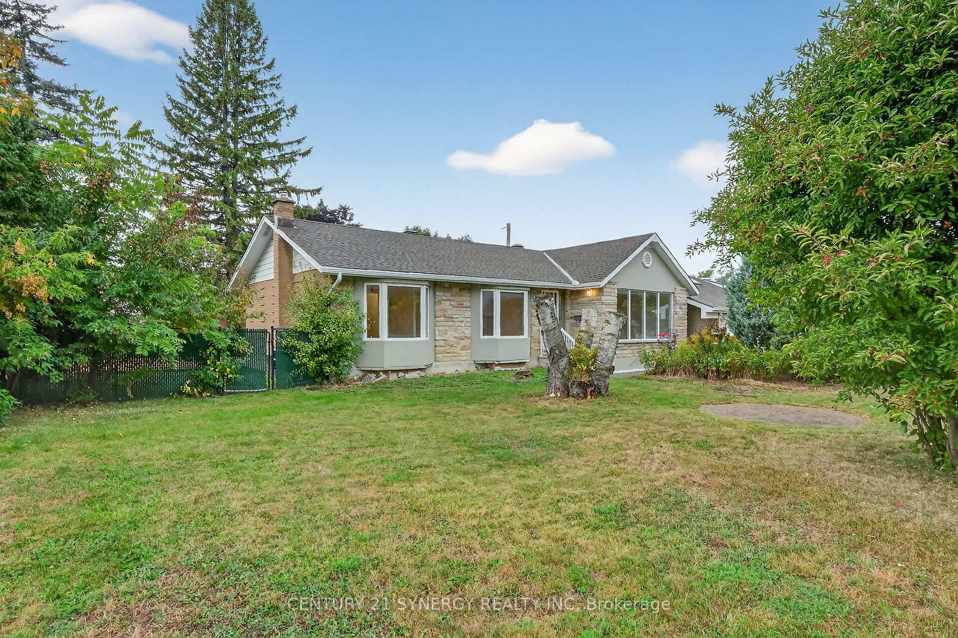 Photo 2 of 10 Pritchard Drive, Ottawa, Manordale — HOMEH