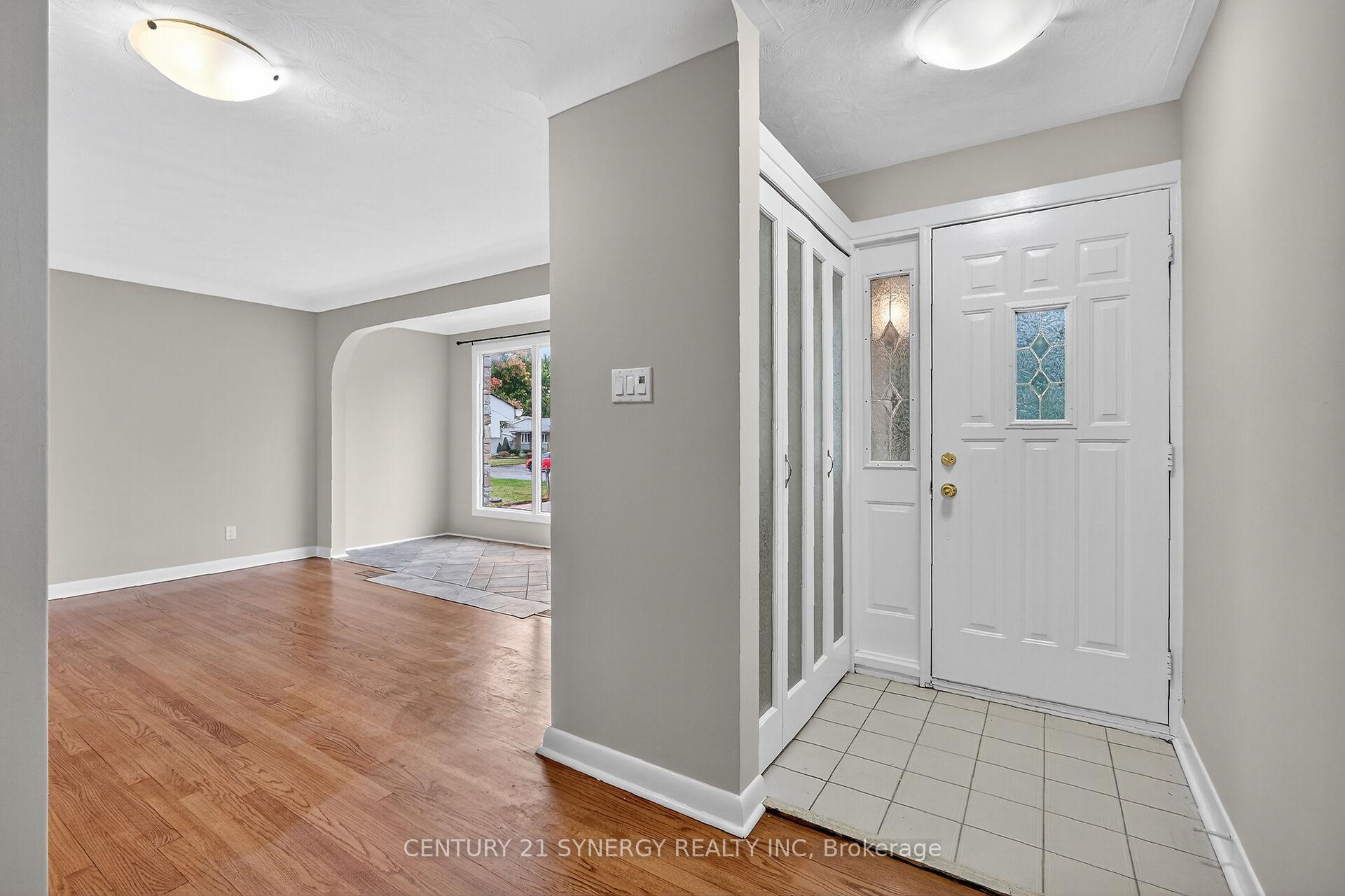 Photo 6 of 10 Pritchard Drive, Ottawa, Manordale — HOMEH
