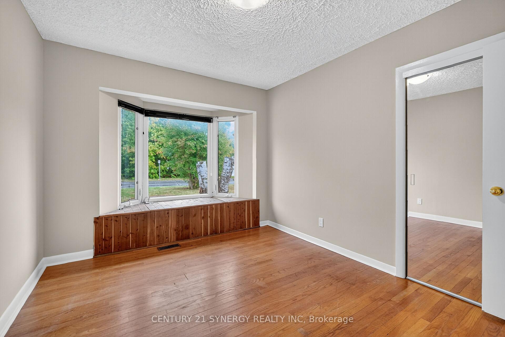Photo 19 of 10 Pritchard Drive, Ottawa, Manordale — HOMEH