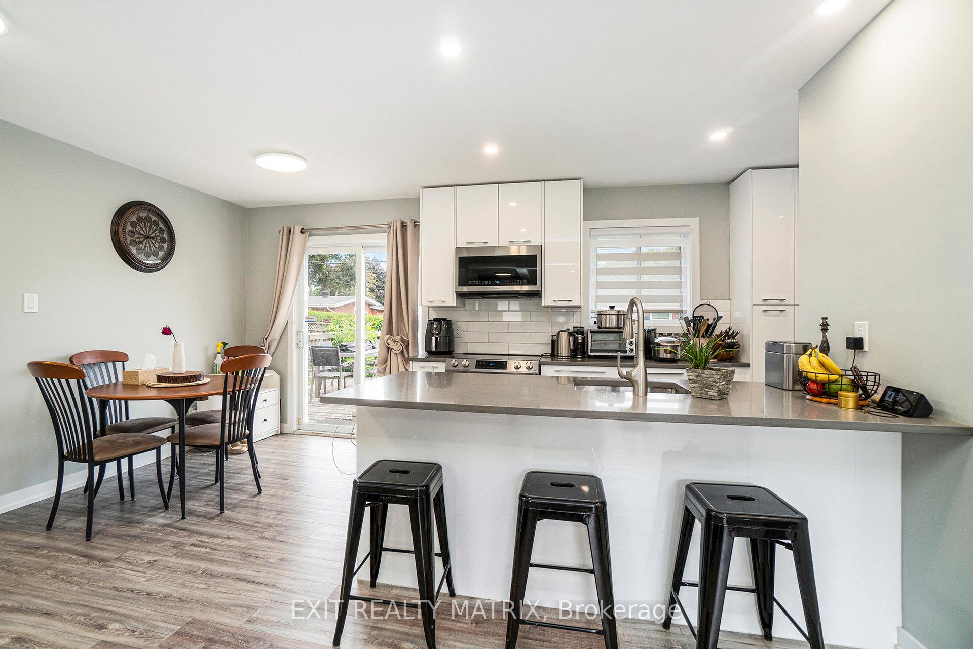 Photo 2 of Unit A, 9 Skipton Road, Ottawa, Manordale — HOMEH