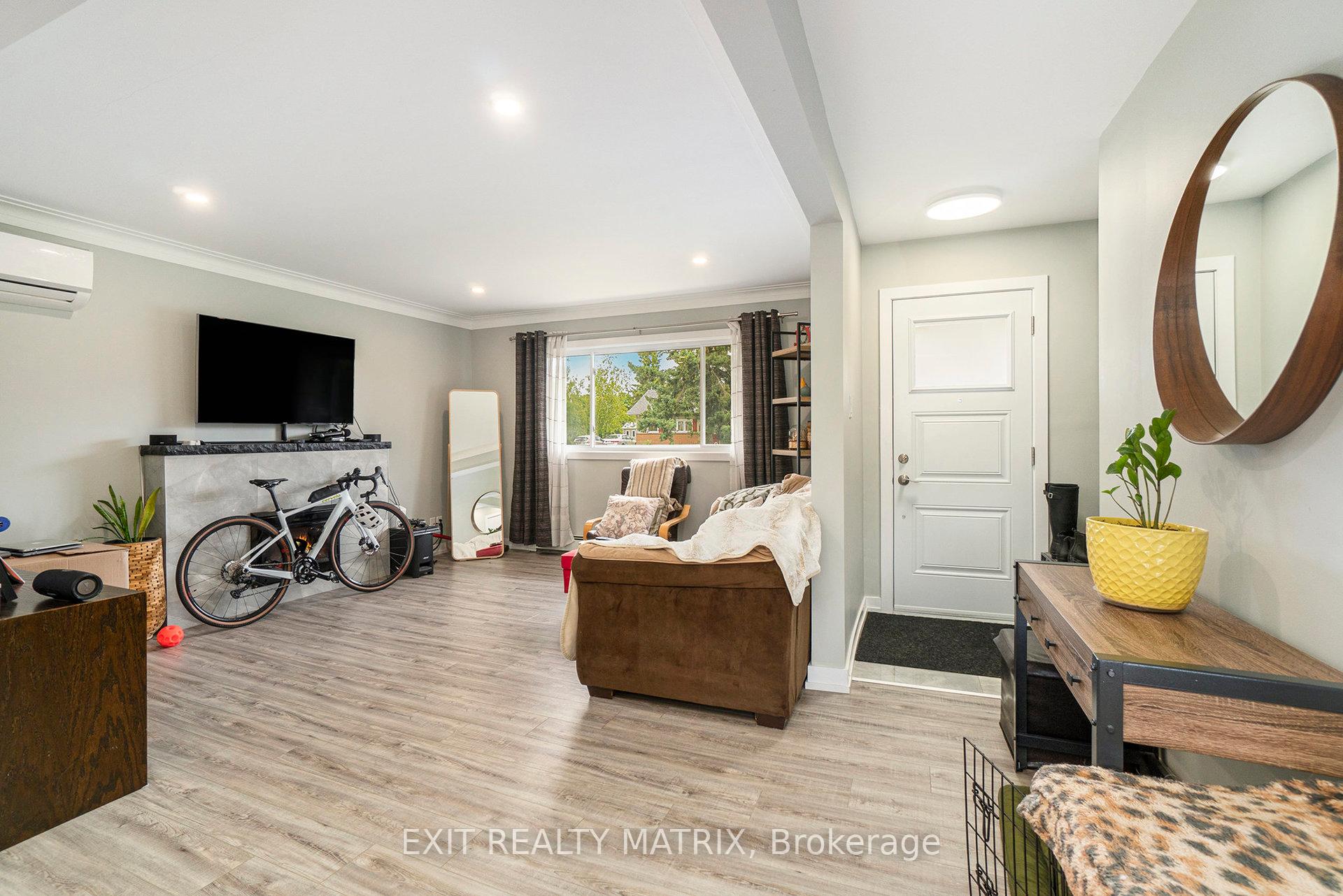 Photo 5 of Unit A, 9 Skipton Road, Ottawa, Manordale — HOMEH