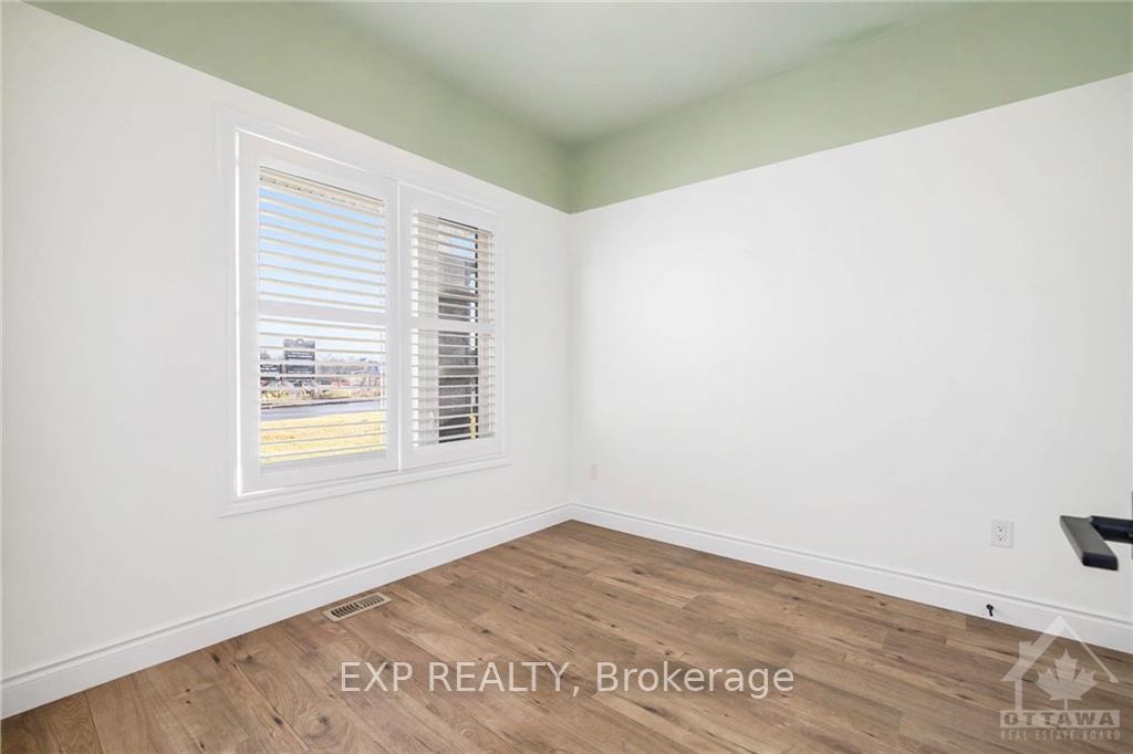 Photo 3 of 302 Forestview Crescent, Renfrew — HOMEH