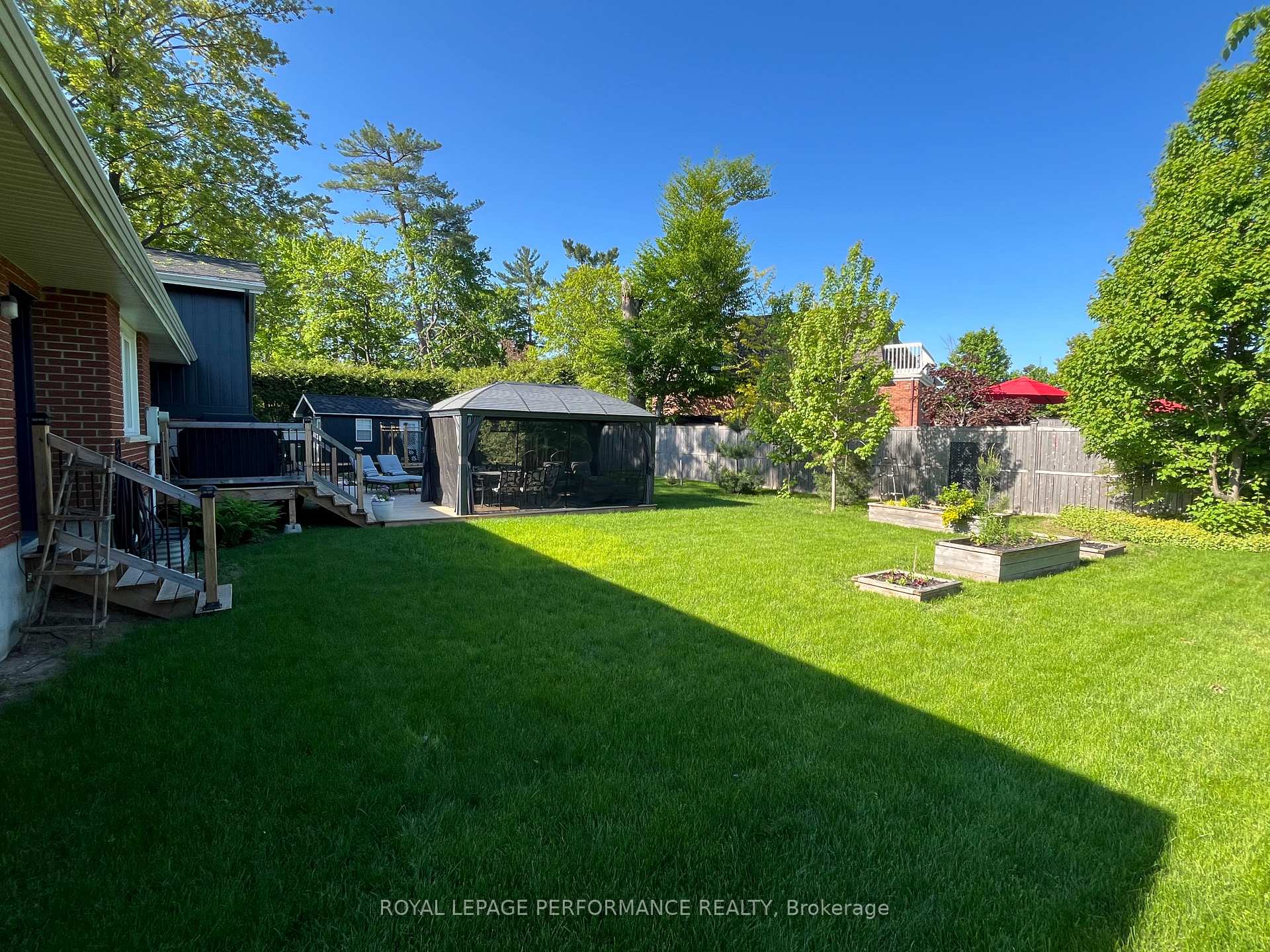 Photo 5 of 14 Riverbrook Road, Ottawa, Arlington Woods — HOMEH