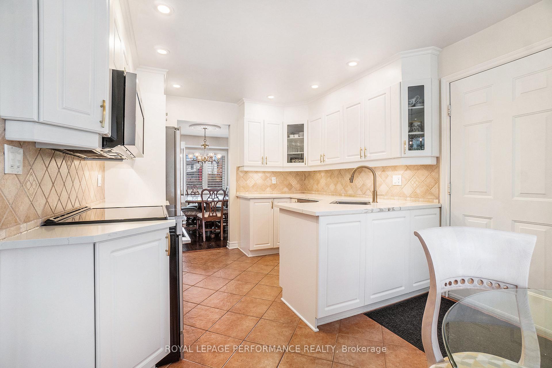 Photo 17 of 14 Riverbrook Road, Ottawa, Arlington Woods — HOMEH