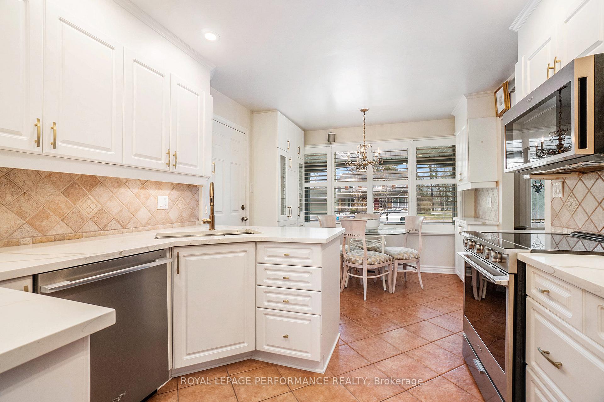 Photo 21 of 14 Riverbrook Road, Ottawa, Arlington Woods — HOMEH