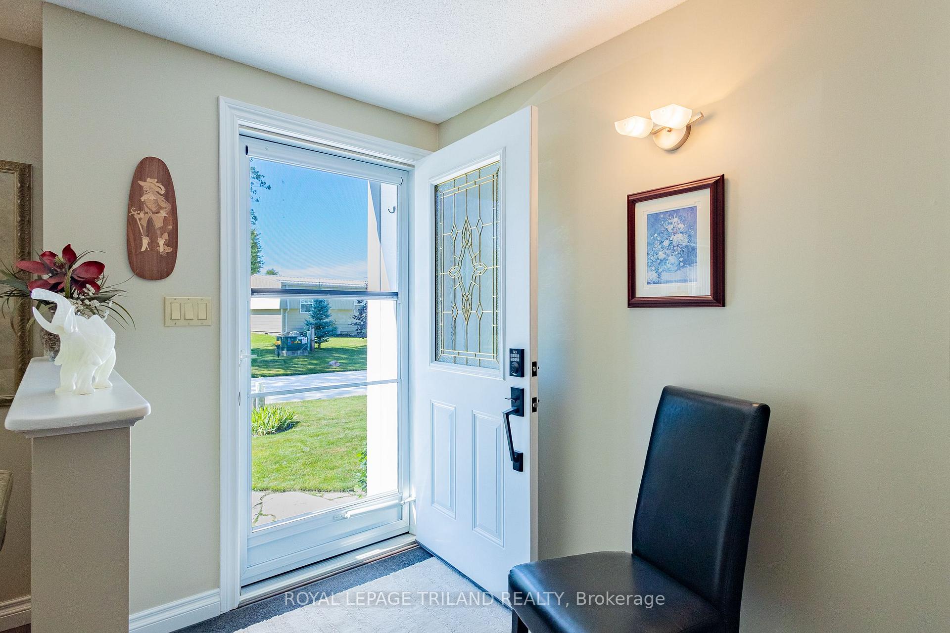 Photo 11 of 387 Augusta Crescent, South Huron, Stephen — HOMEH