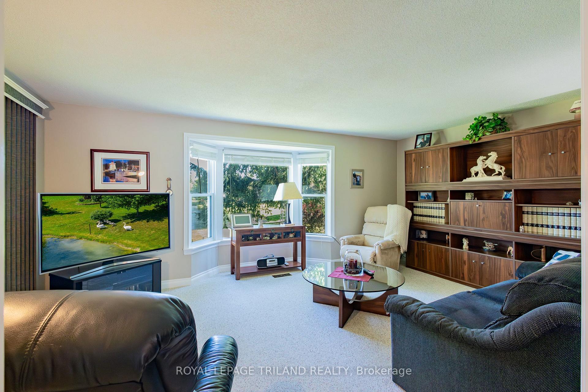 Photo 24 of 387 Augusta Crescent, South Huron, Stephen — HOMEH