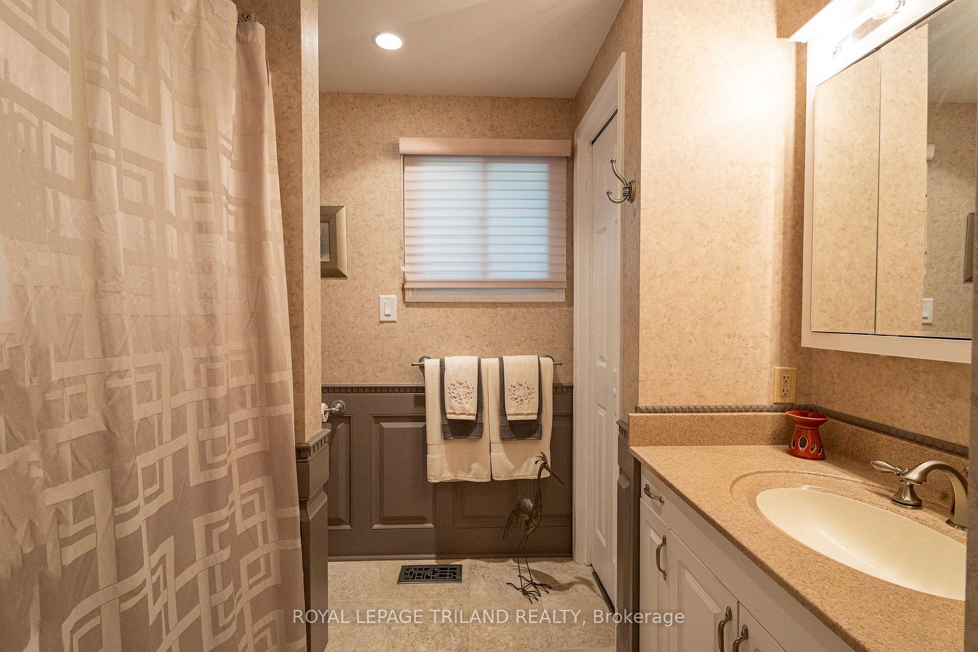 Photo 39 of 387 Augusta Crescent, South Huron, Stephen — HOMEH