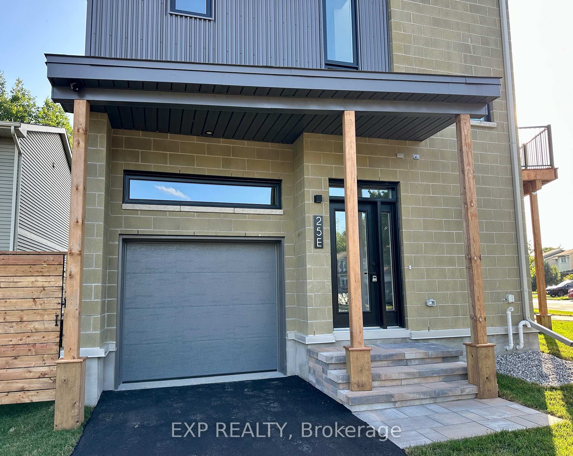 Photo 4 of Unit E, 25 Fair Oaks Crescent E, Ottawa, Craig Henry/Woodvale — HOMEH