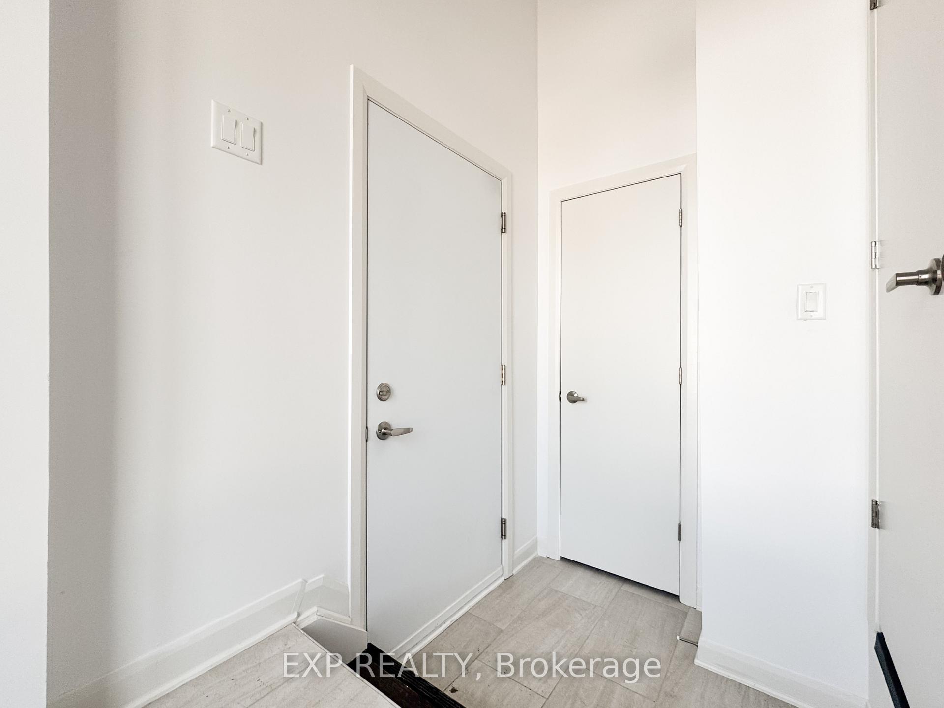 Photo 6 of Unit E, 25 Fair Oaks Crescent E, Ottawa, Craig Henry/Woodvale — HOMEH