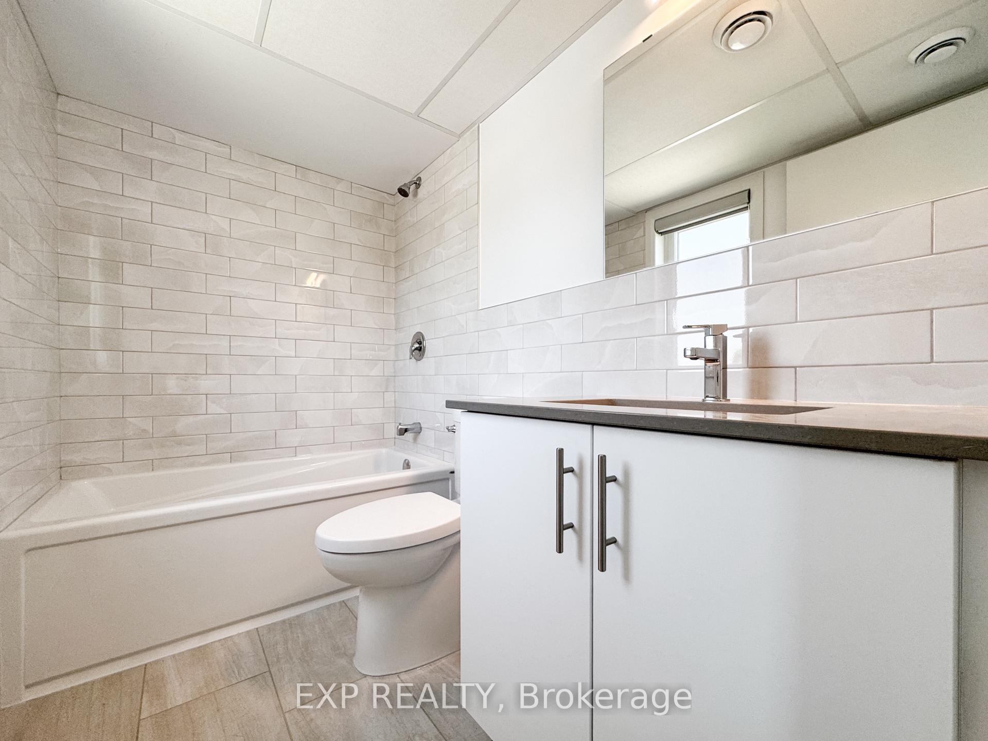 Photo 24 of Unit E, 25 Fair Oaks Crescent E, Ottawa, Craig Henry/Woodvale — HOMEH