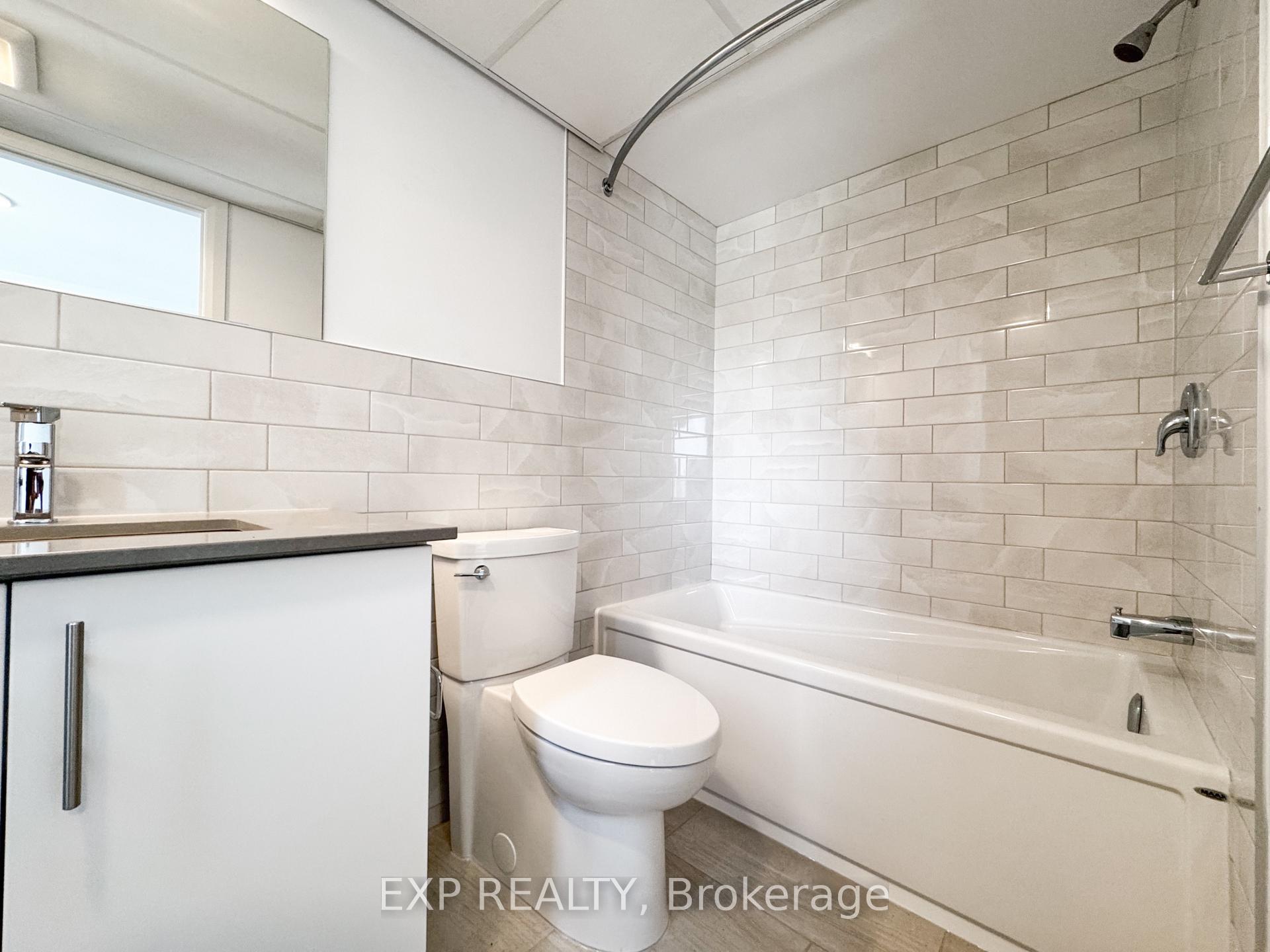 Photo 25 of Unit E, 25 Fair Oaks Crescent E, Ottawa, Craig Henry/Woodvale — HOMEH
