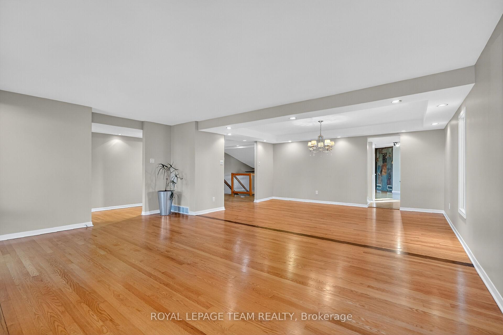 Photo 8 of 5 Gladiola Place, Ottawa, Briargreen — HOMEH