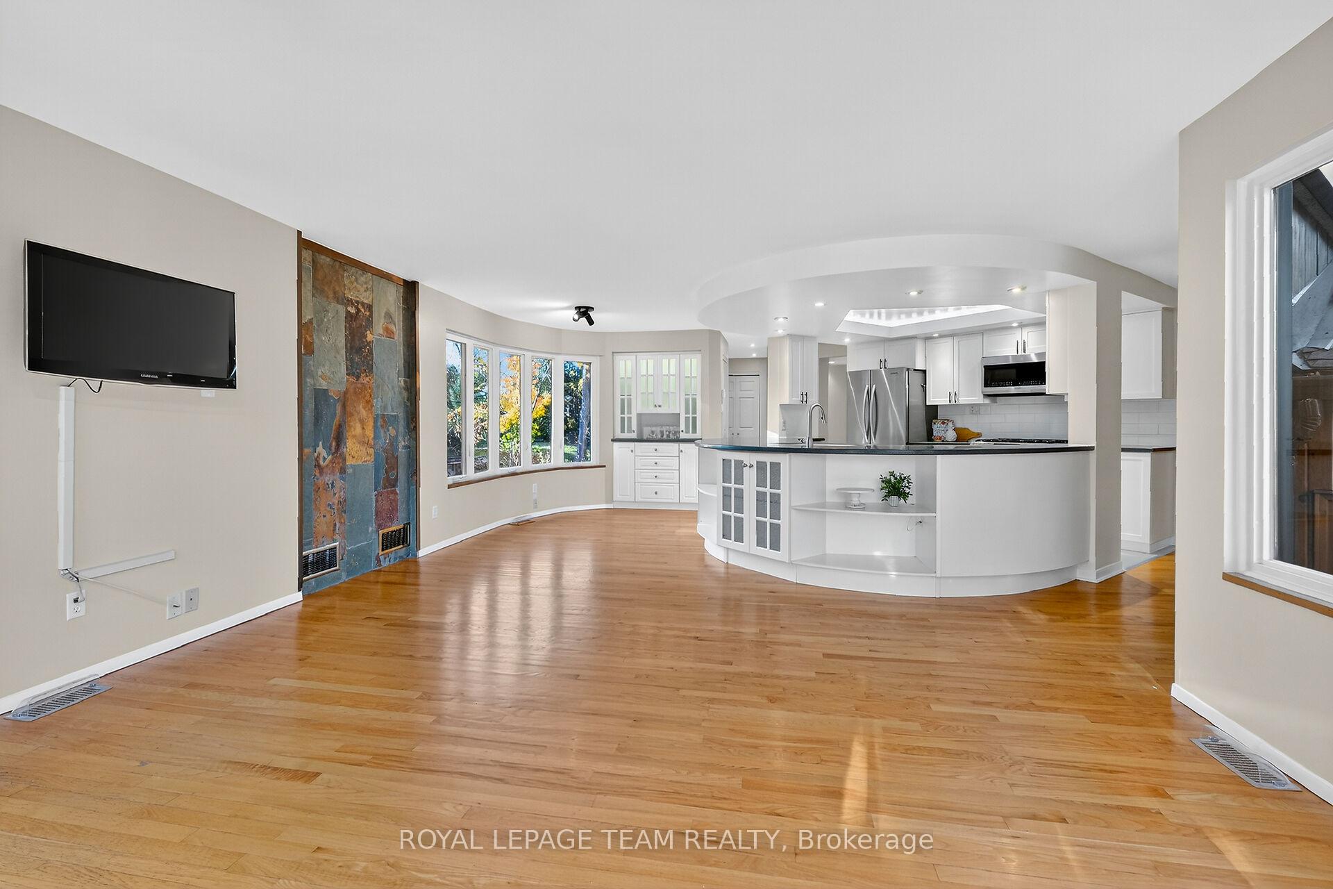 Photo 10 of 5 Gladiola Place, Ottawa, Briargreen — HOMEH