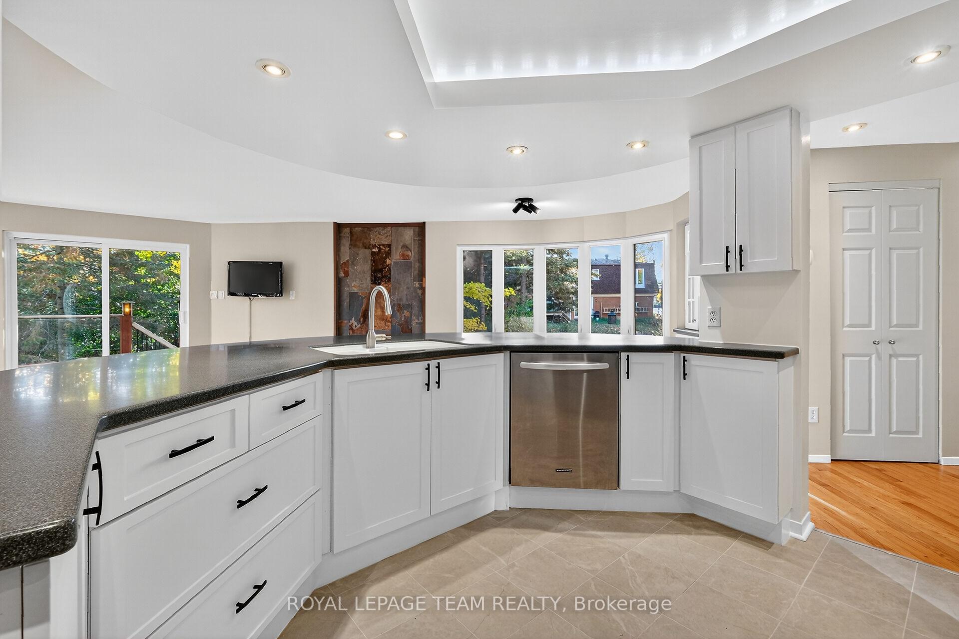 Photo 13 of 5 Gladiola Place, Ottawa, Briargreen — HOMEH