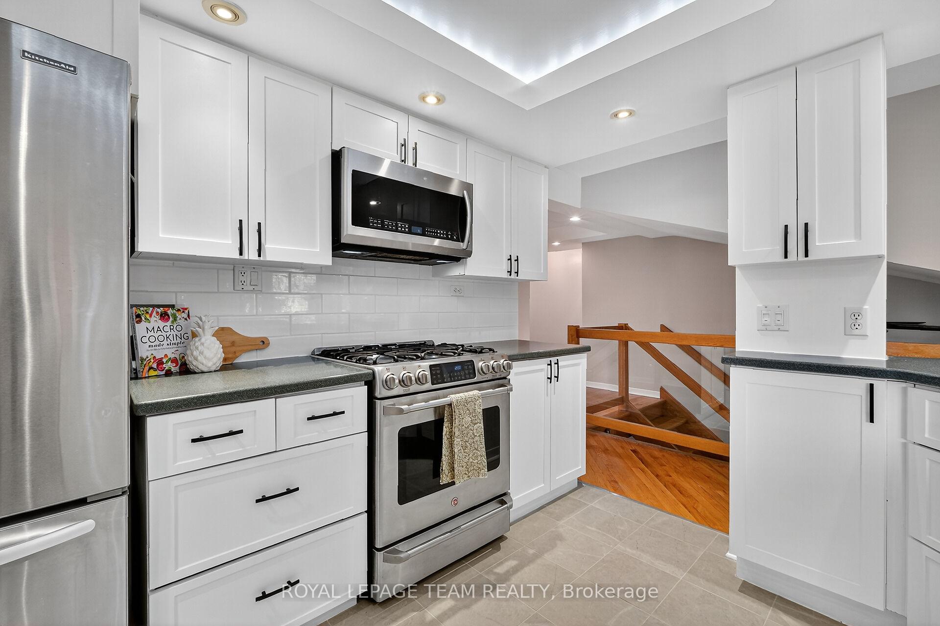Photo 15 of 5 Gladiola Place, Ottawa, Briargreen — HOMEH