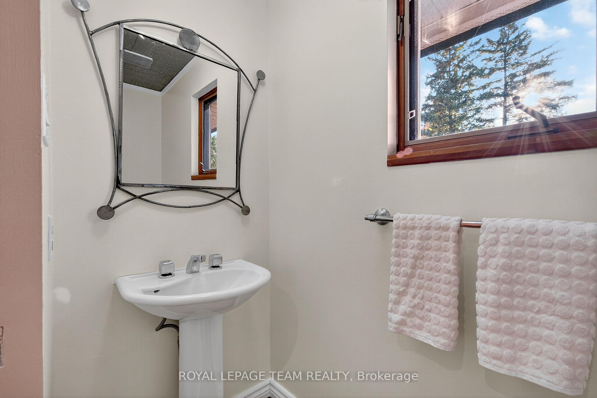Photo 17 of 5 Gladiola Place, Ottawa, Briargreen — HOMEH