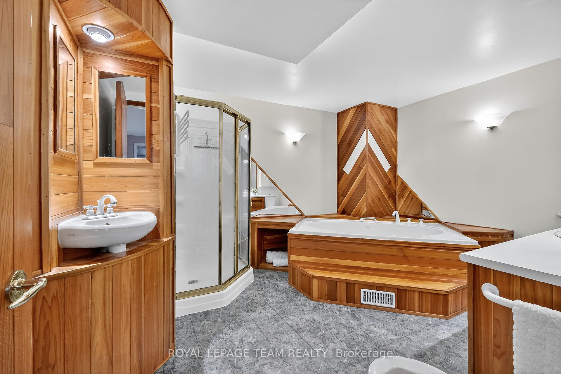 Photo 20 of 5 Gladiola Place, Ottawa, Briargreen — HOMEH