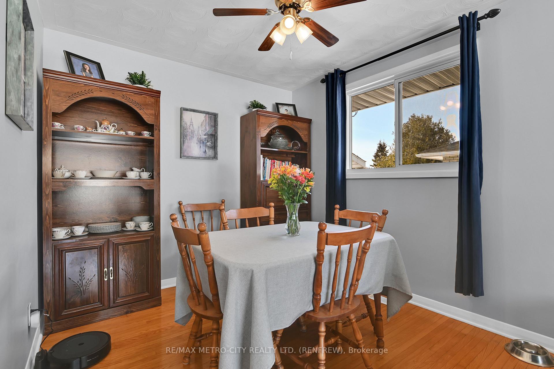 Photo 9 of 346 Martin Street, Renfrew — HOMEH
