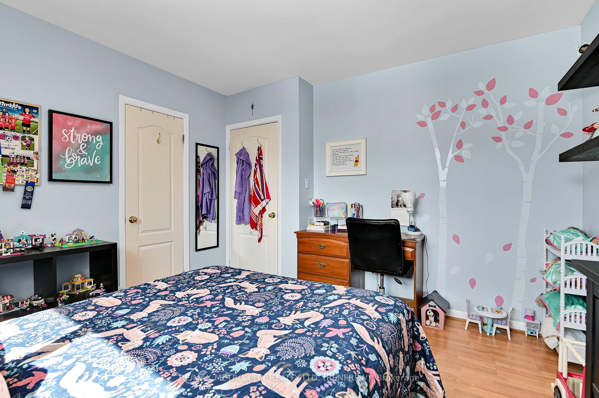 Photo 19 of 346 Martin Street, Renfrew — HOMEH