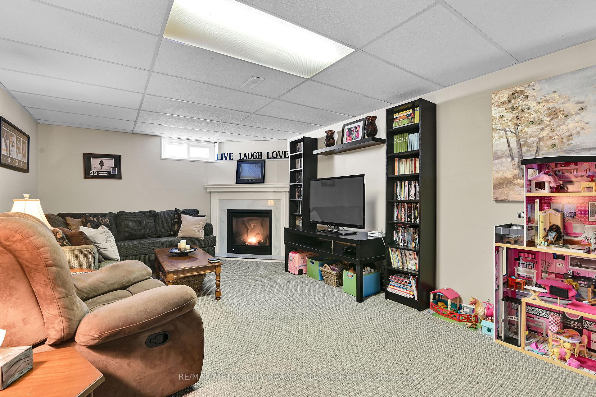 Photo 24 of 346 Martin Street, Renfrew — HOMEH