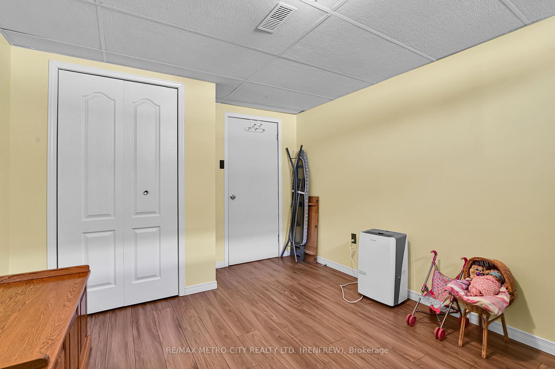 Photo 29 of 346 Martin Street, Renfrew — HOMEH