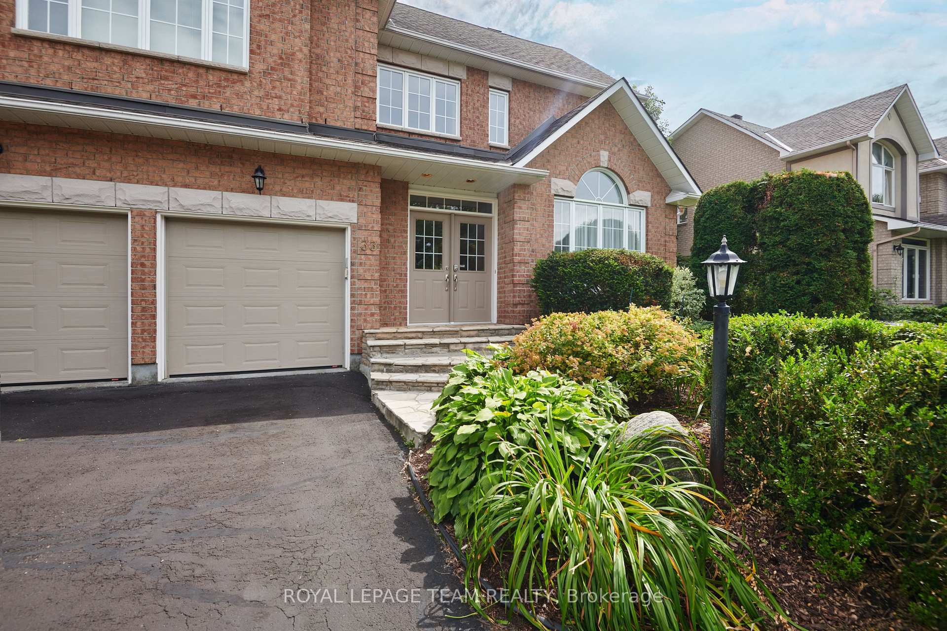 Photo 2 of 33 Northgate Street S, Ottawa, Centrepointe — HOMEH
