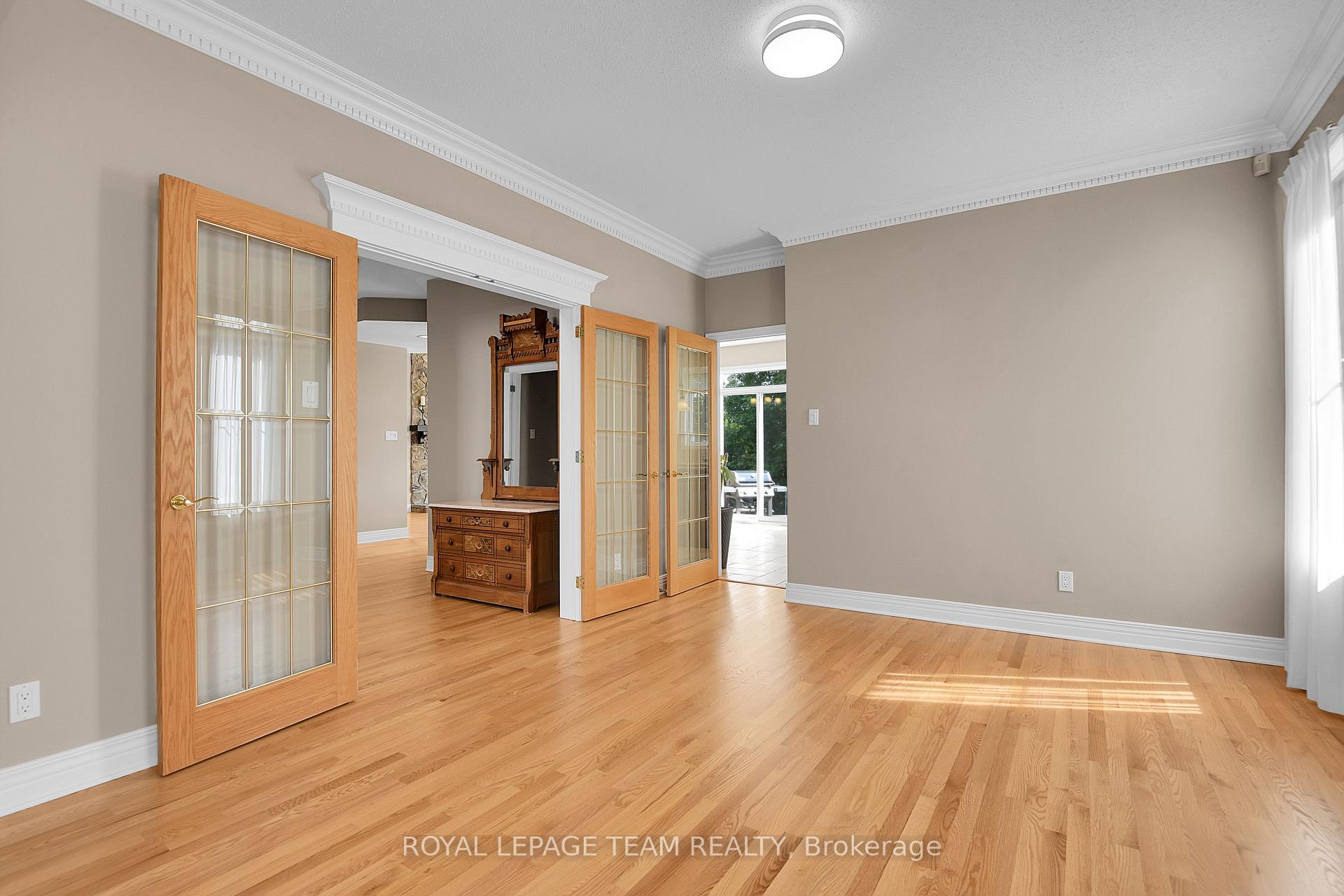 Photo 8 of 33 Northgate Street S, Ottawa, Centrepointe — HOMEH
