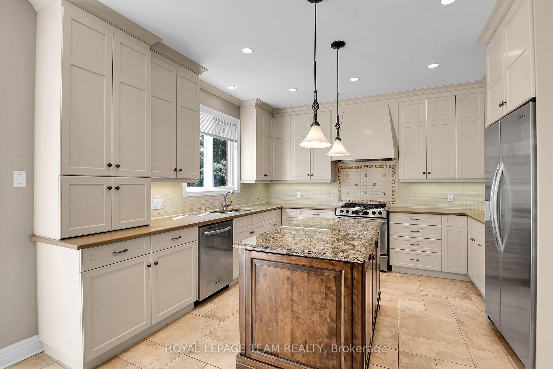 Photo 10 of 33 Northgate Street S, Ottawa, Centrepointe — HOMEH