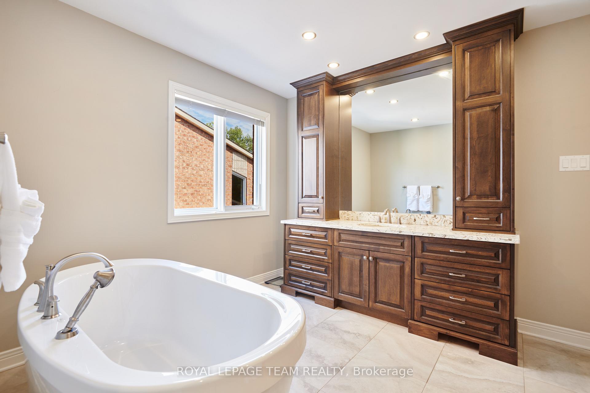 Photo 22 of 33 Northgate Street S, Ottawa, Centrepointe — HOMEH