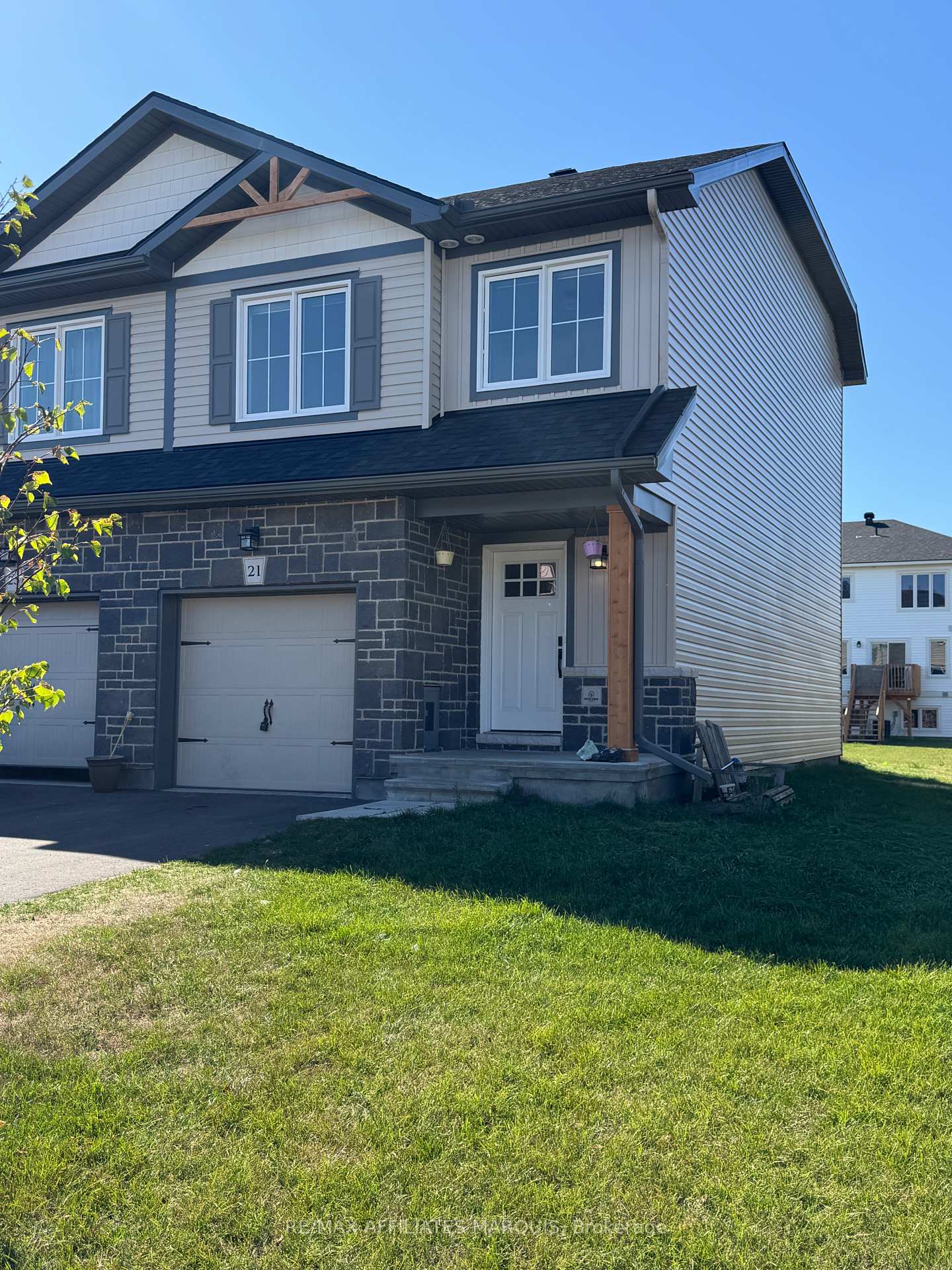 Photo 1 of 21 Margaret Graham Terrace, Smiths Falls — HOMEH