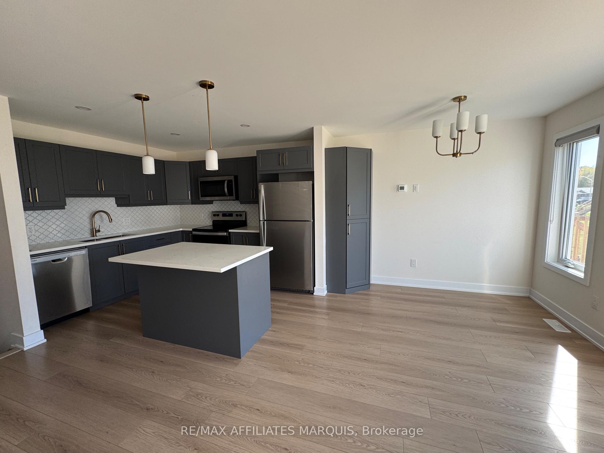Photo 9 of 21 Margaret Graham Terrace, Smiths Falls — HOMEH
