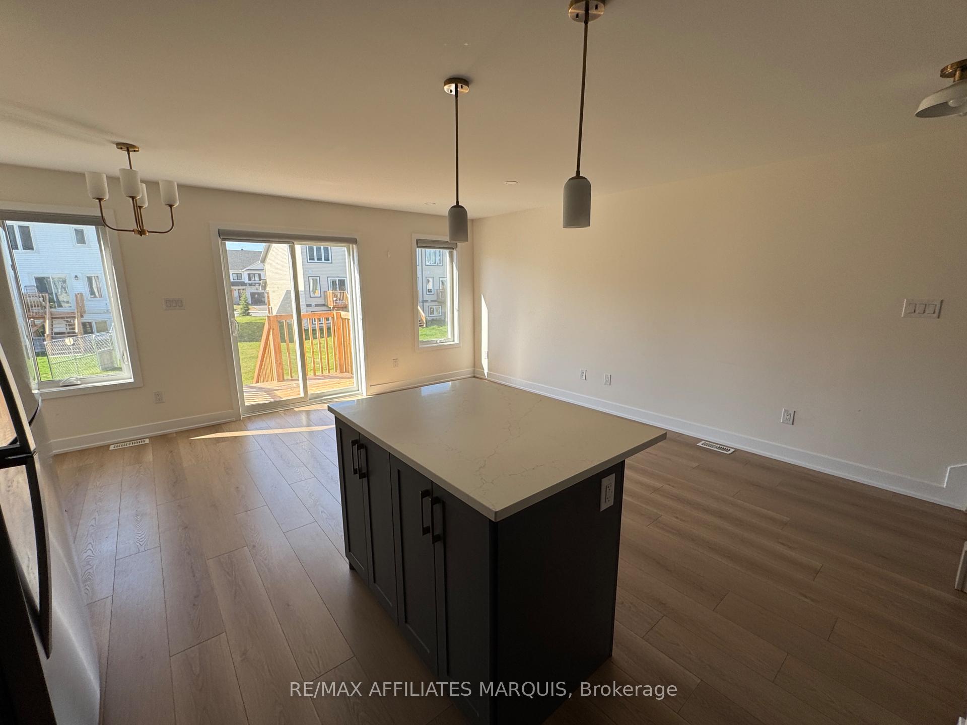 Photo 12 of 21 Margaret Graham Terrace, Smiths Falls — HOMEH
