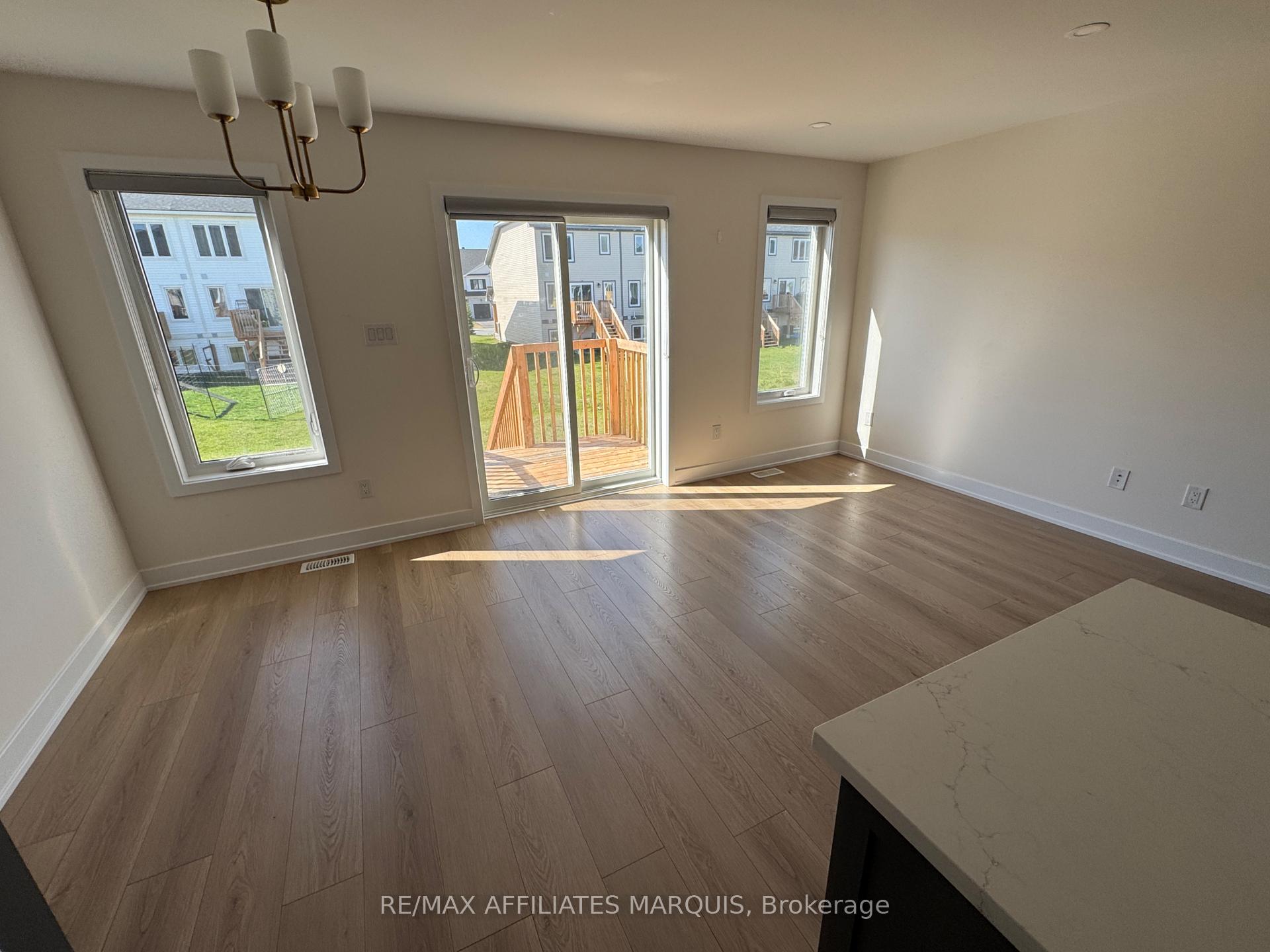 Photo 15 of 21 Margaret Graham Terrace, Smiths Falls — HOMEH
