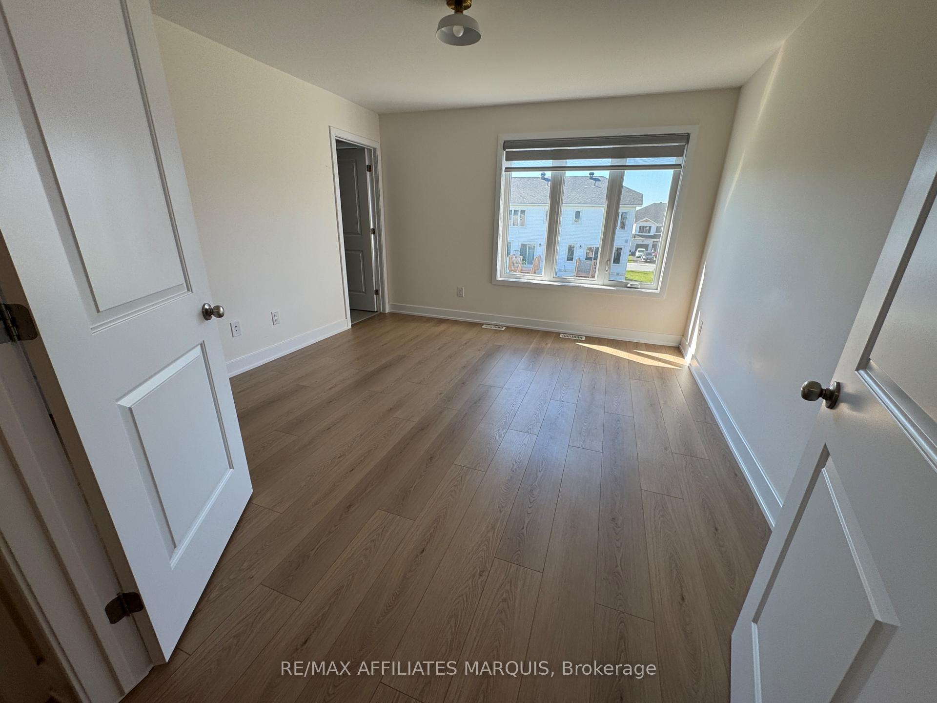 Photo 25 of 21 Margaret Graham Terrace, Smiths Falls — HOMEH