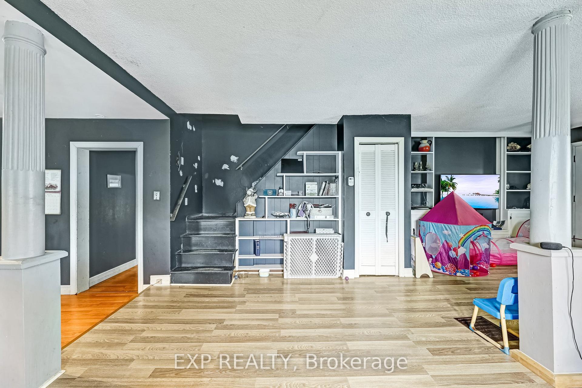 Photo 4 of 56 Victoria Avenue E, South Huron, Stephen — HOMEH