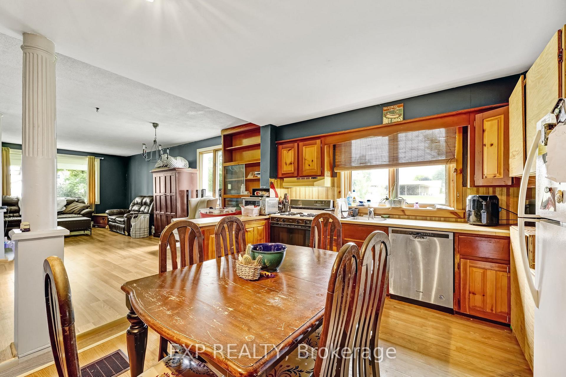 Photo 14 of 56 Victoria Avenue E, South Huron, Stephen — HOMEH