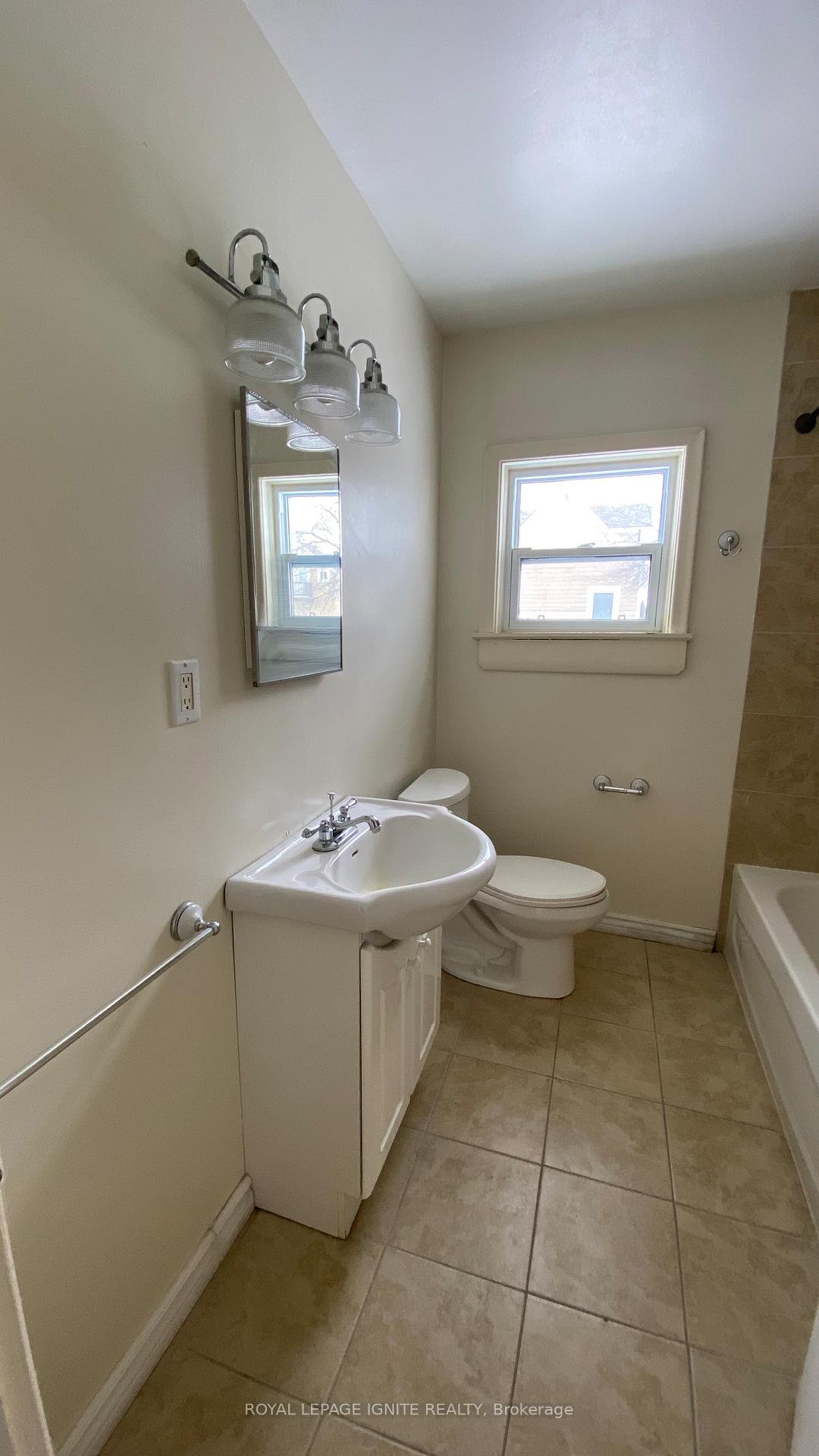 Photo 17 of Unit House, 191 Hwy 47 E, Scugog, Rural Scugog — HOMEH