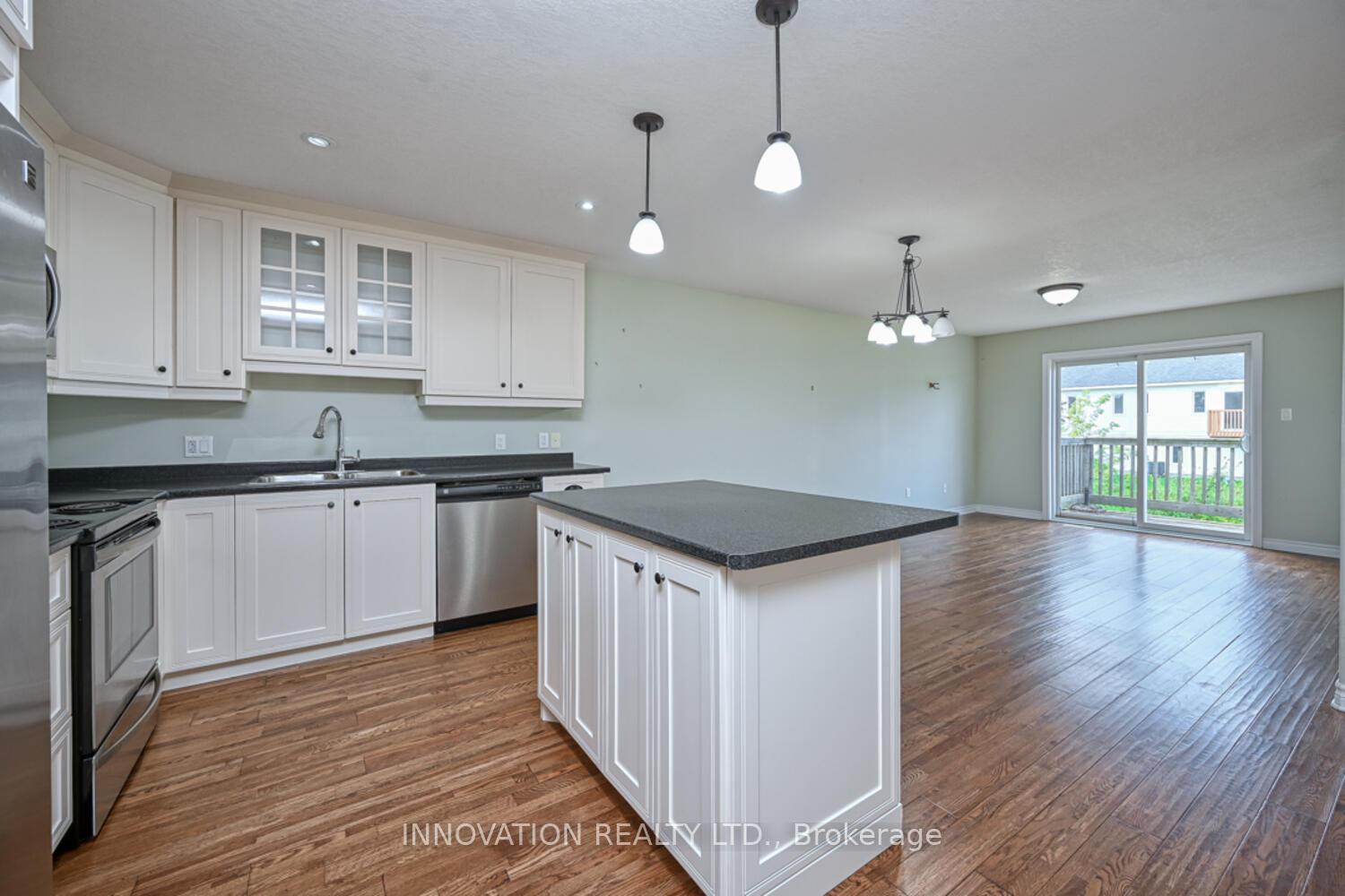 Photo 10 of 28 Code Crescent, Smiths Falls — HOMEH