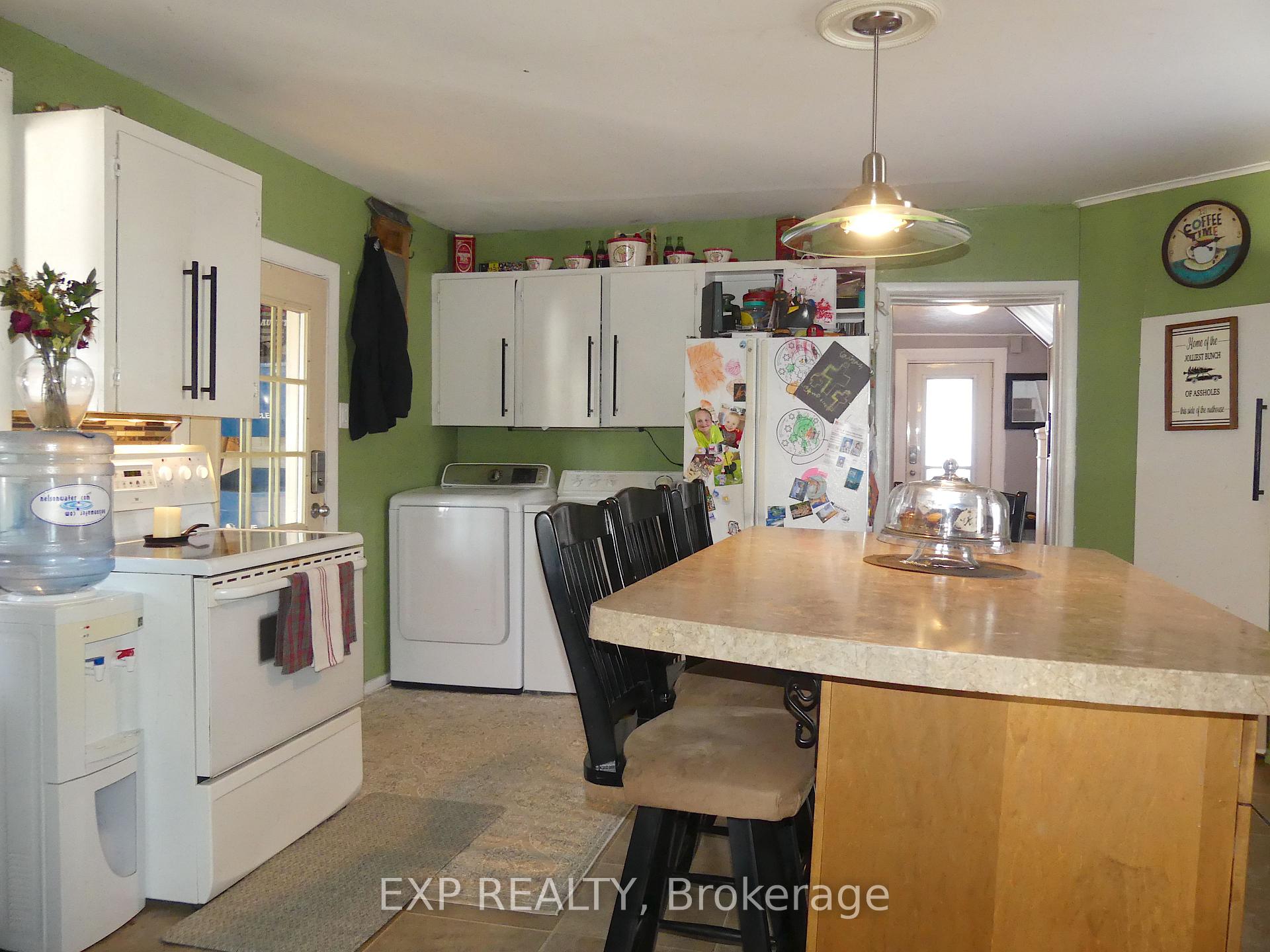 Photo 9 of 235 Renfrew Avenue W, Renfrew — HOMEH