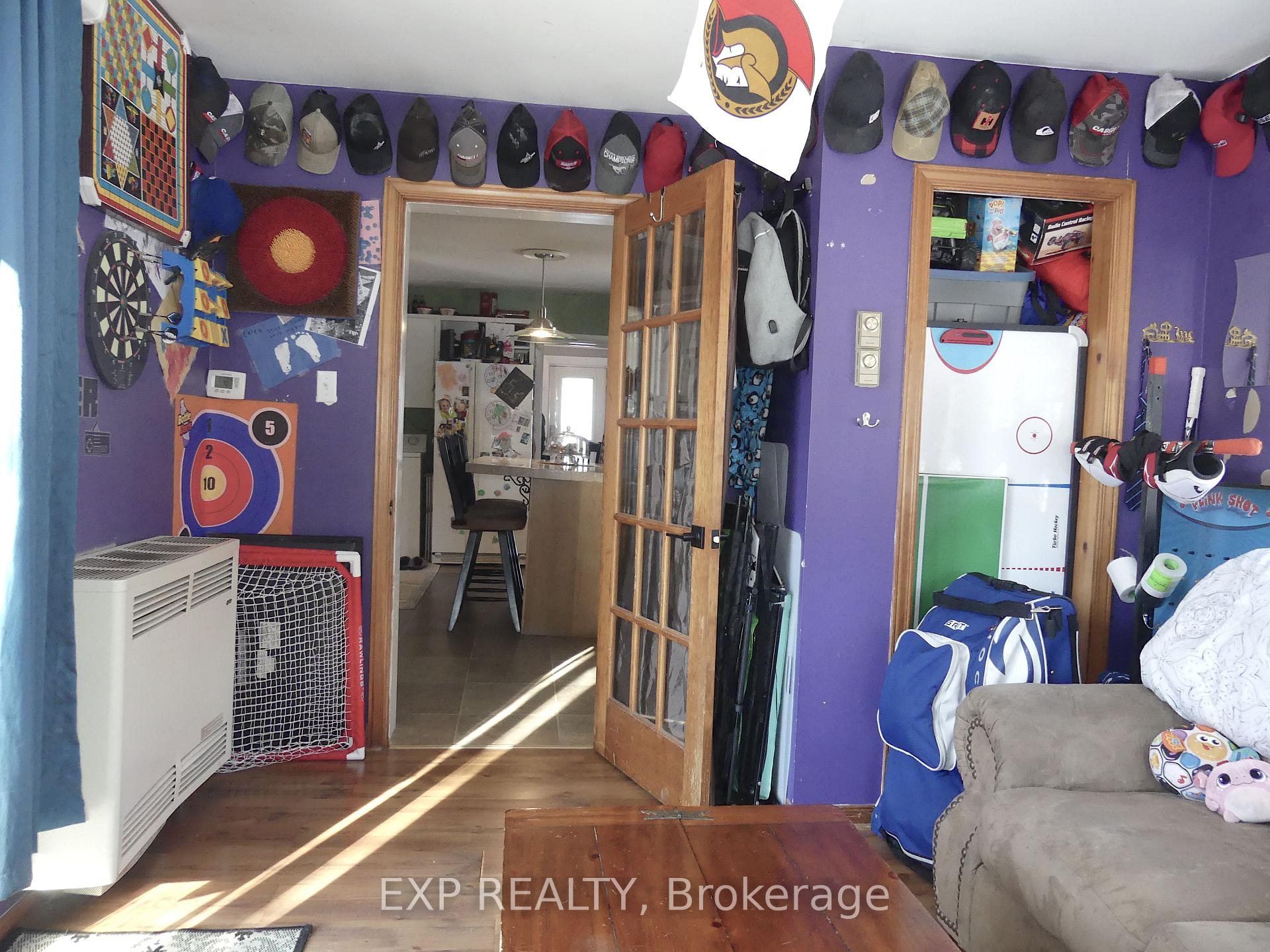 Photo 10 of 235 Renfrew Avenue W, Renfrew — HOMEH