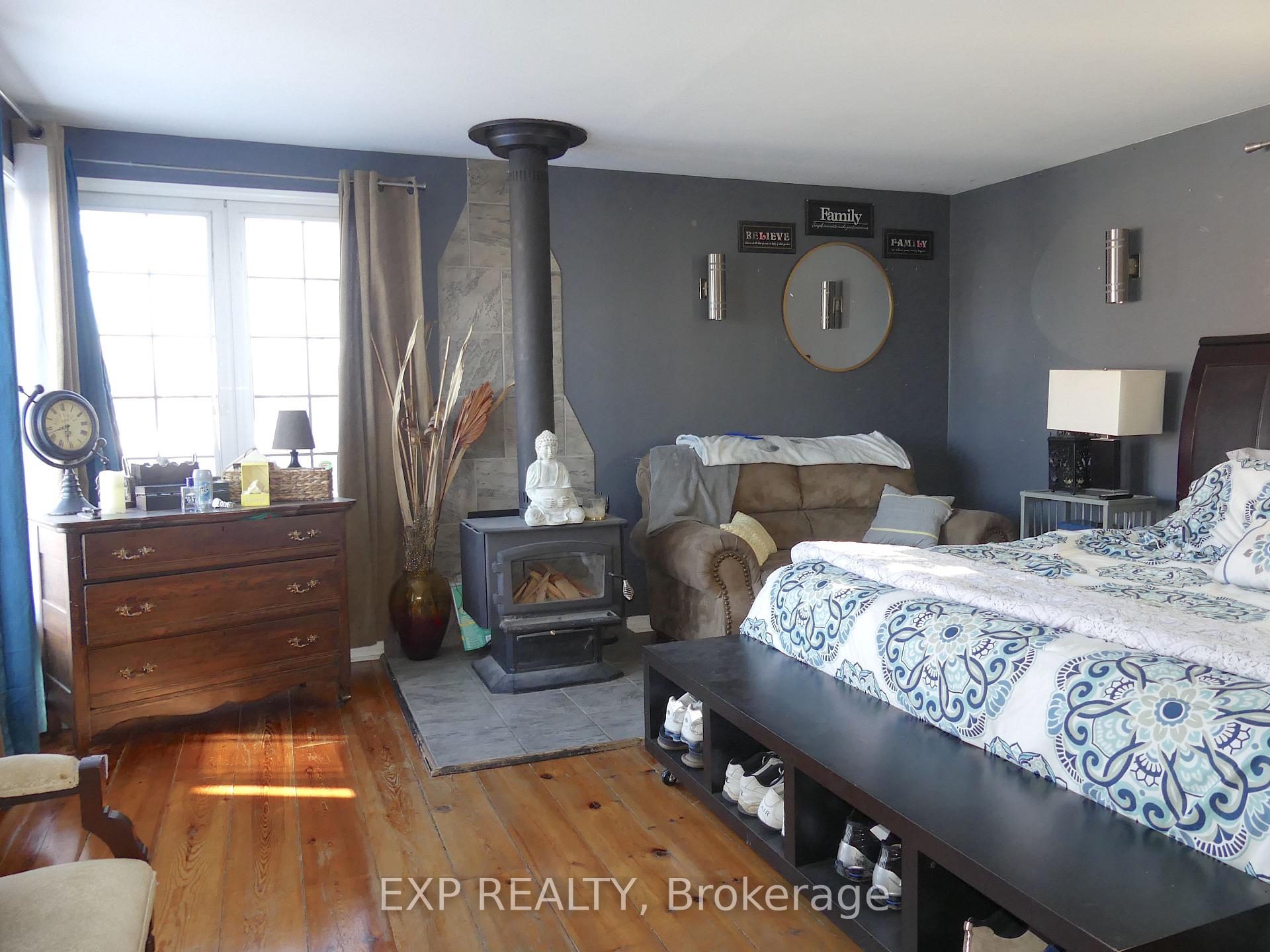 Photo 12 of 235 Renfrew Avenue W, Renfrew — HOMEH