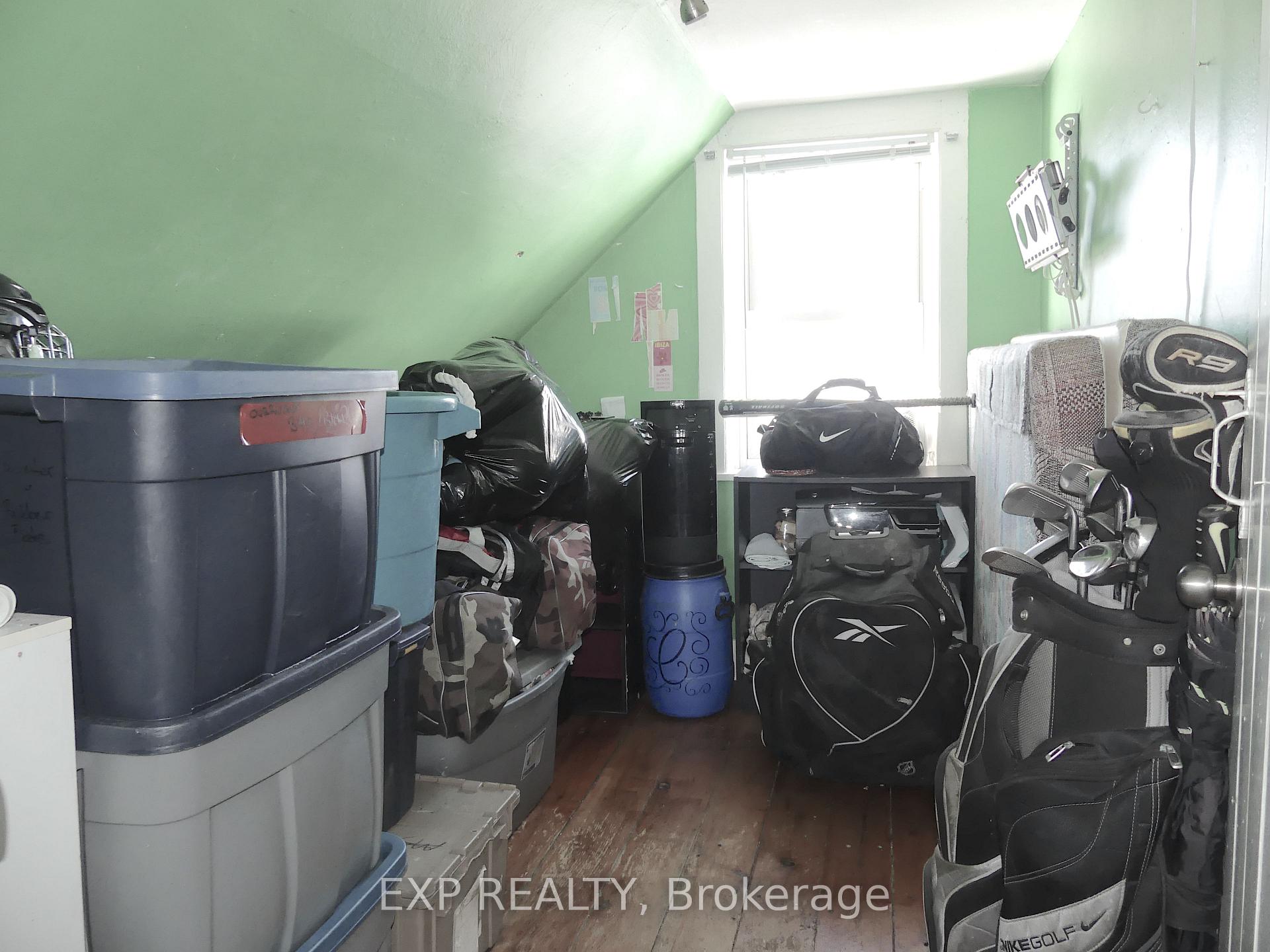 Photo 15 of 235 Renfrew Avenue W, Renfrew — HOMEH
