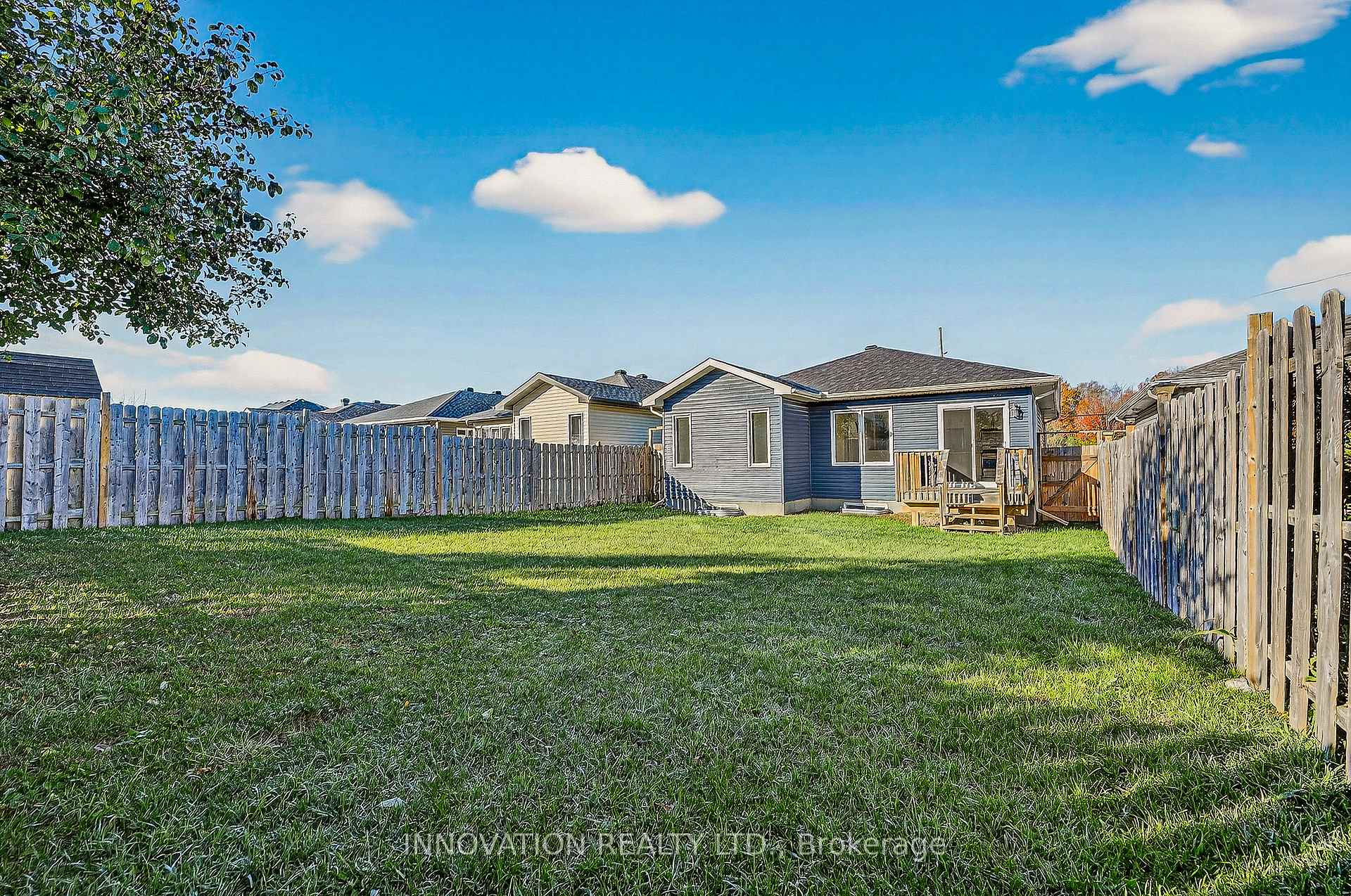 Photo 3 of 5 Lee Avenue, Smiths Falls — HOMEH